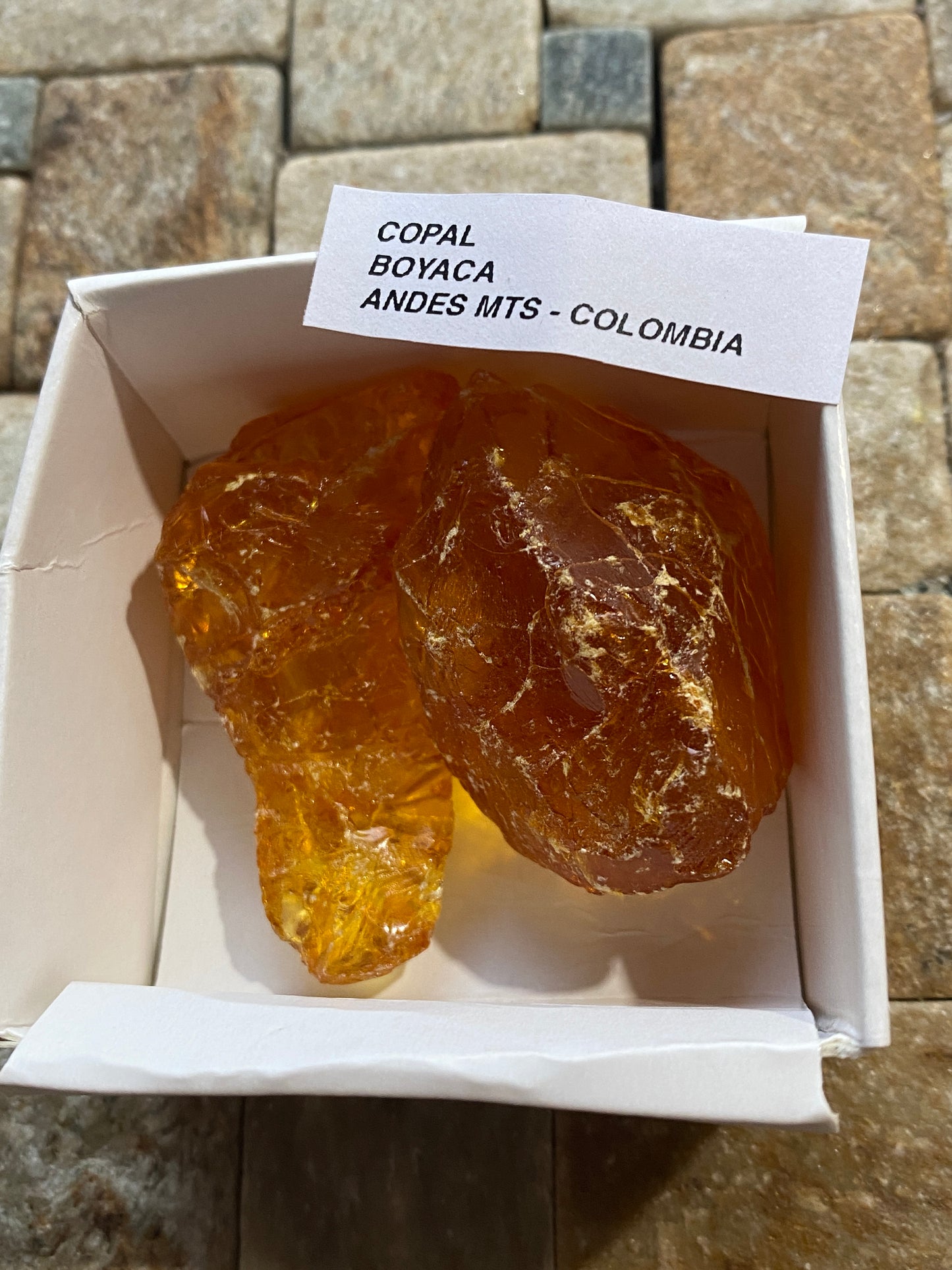 COPAL x 2 : FROM BOYACA, ANDES MOUNTAINS, COLOMBIA, SOUTH AMERICA 17g MF4979
