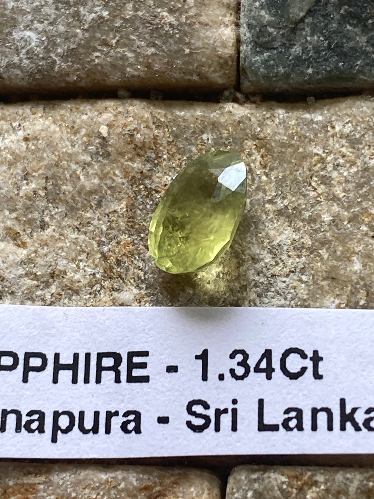 SAPPHIRE CORUNDUM GEMSTONE : RATNAPURA, SRI LANKA 1.34Ct. MFG4947