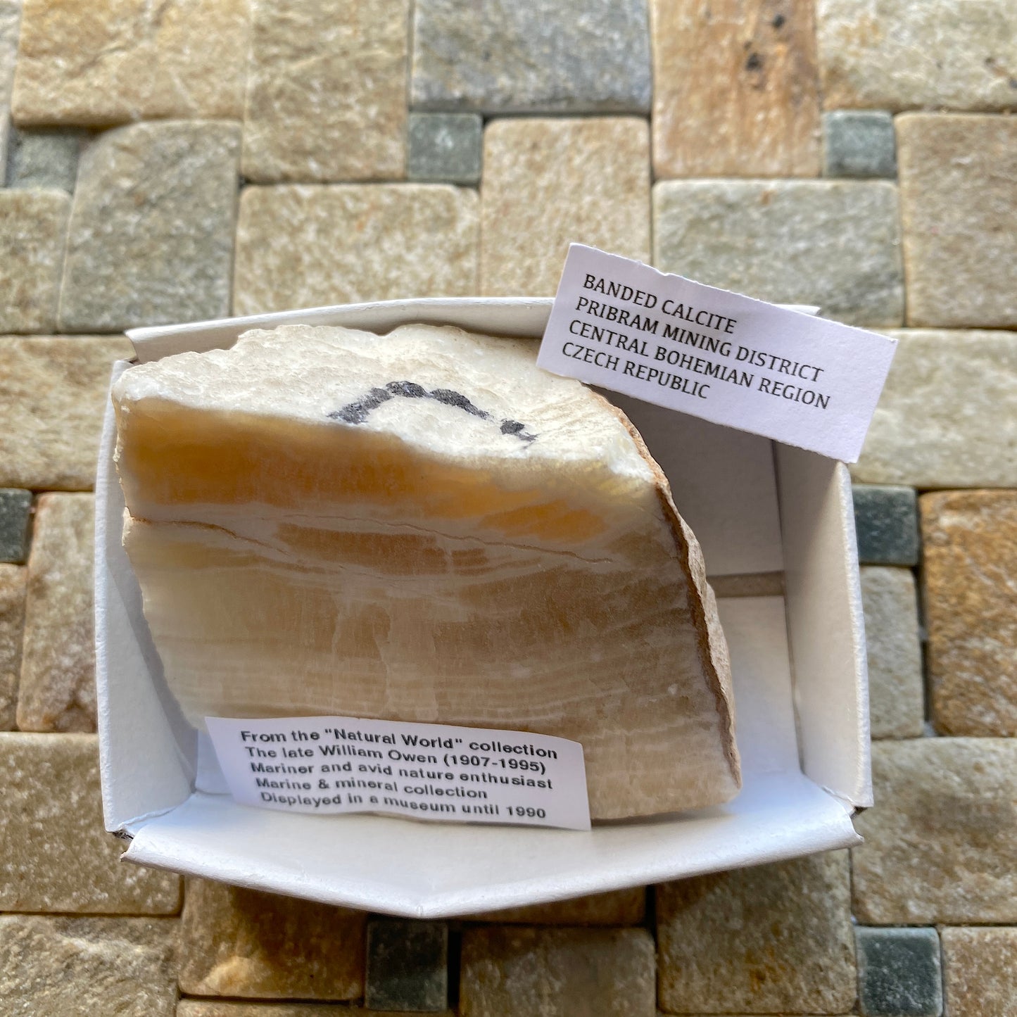 BANDED CALCITE UNUSUAL SPECIMEN - PRIBRAM MINING DISTRICT, CZECH REPUBLIC 100g MF1360