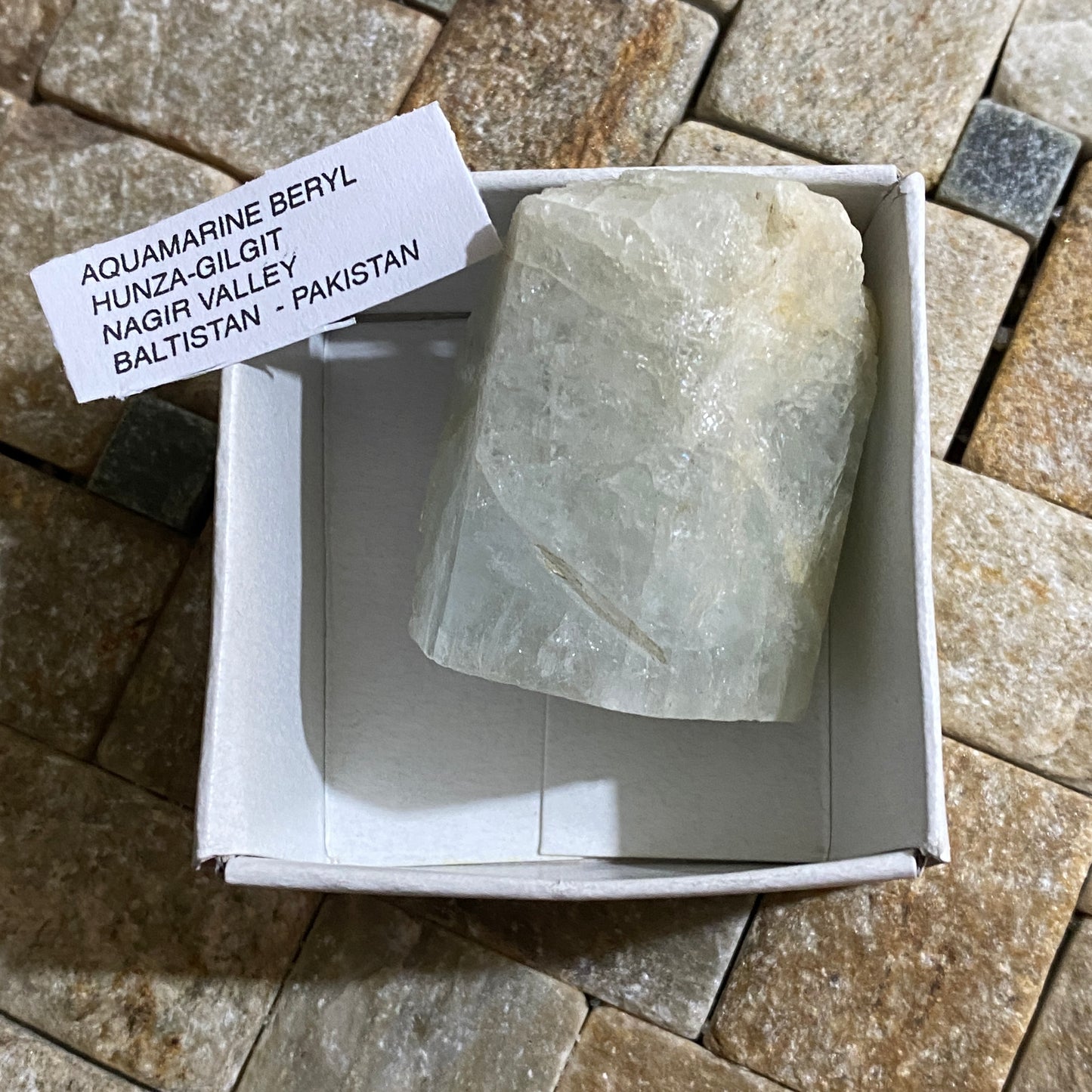 AQUAMARINE BERYL MINERAL SPECIMEN - HUNZA-GILGIT, PAKISTAN 57g. MF4126