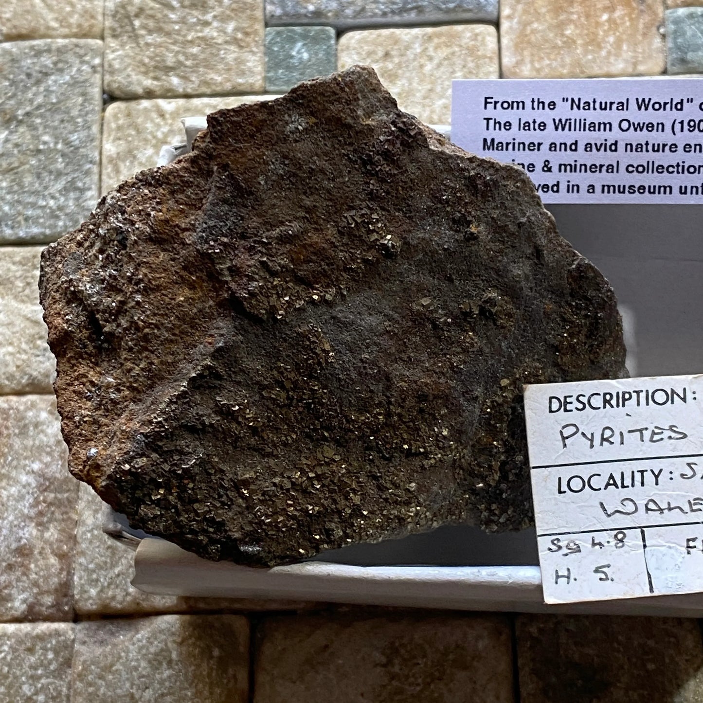 PIRITA, ETC. DE LLIWEDD VEIN, SNOWDON, GALES 140 g MF1309