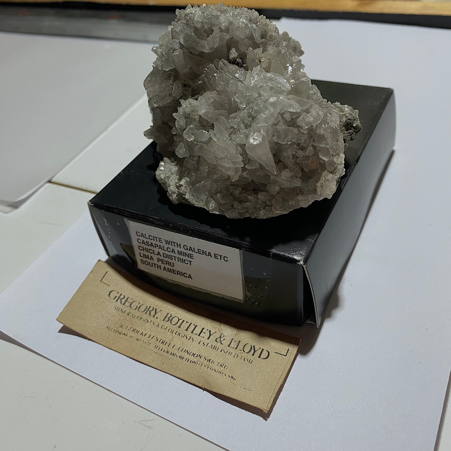 ÉCHANTILLON IMPRESSIONNANT DE CALCITE DE LA MINE DE CASAPALCA, PÉROU. 300g MF1311