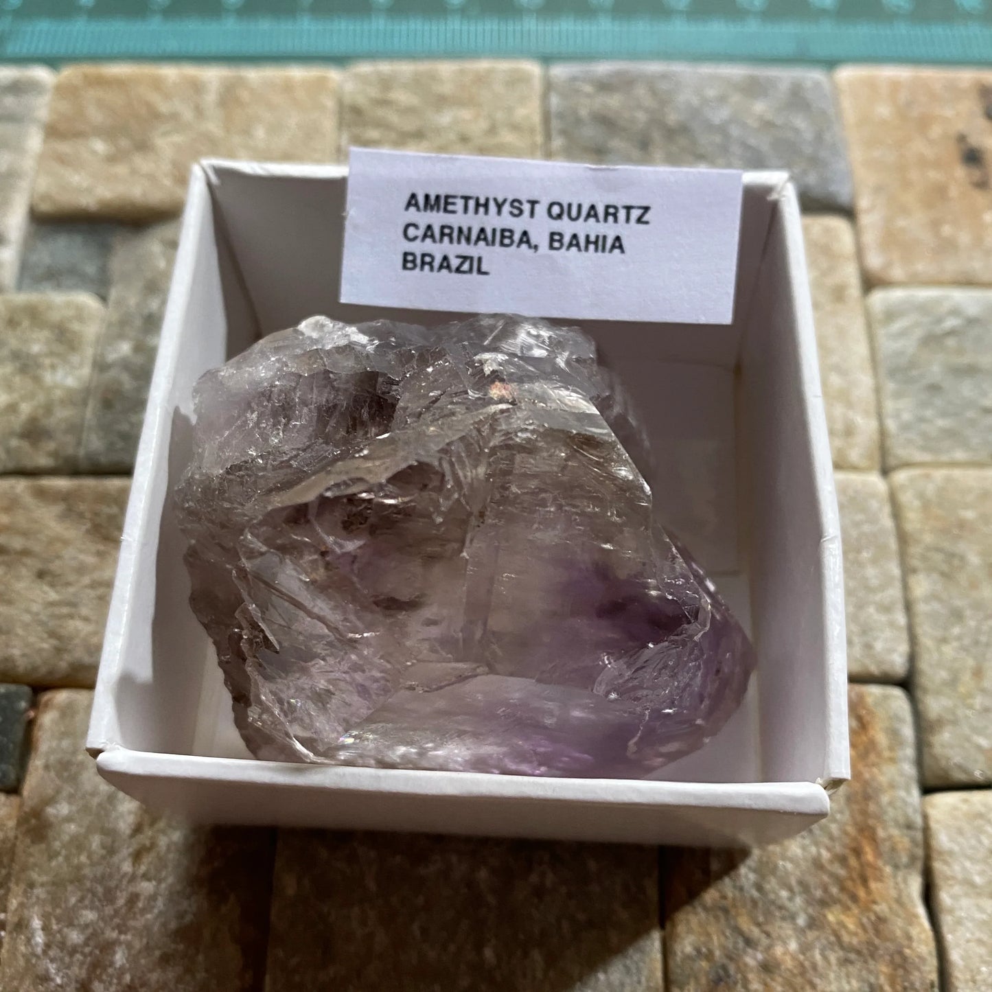 CUARZO CON AMATISTA FANTASMA ESPECIMEN INSÓLITO Y ENCANTADOR 87g MF9252