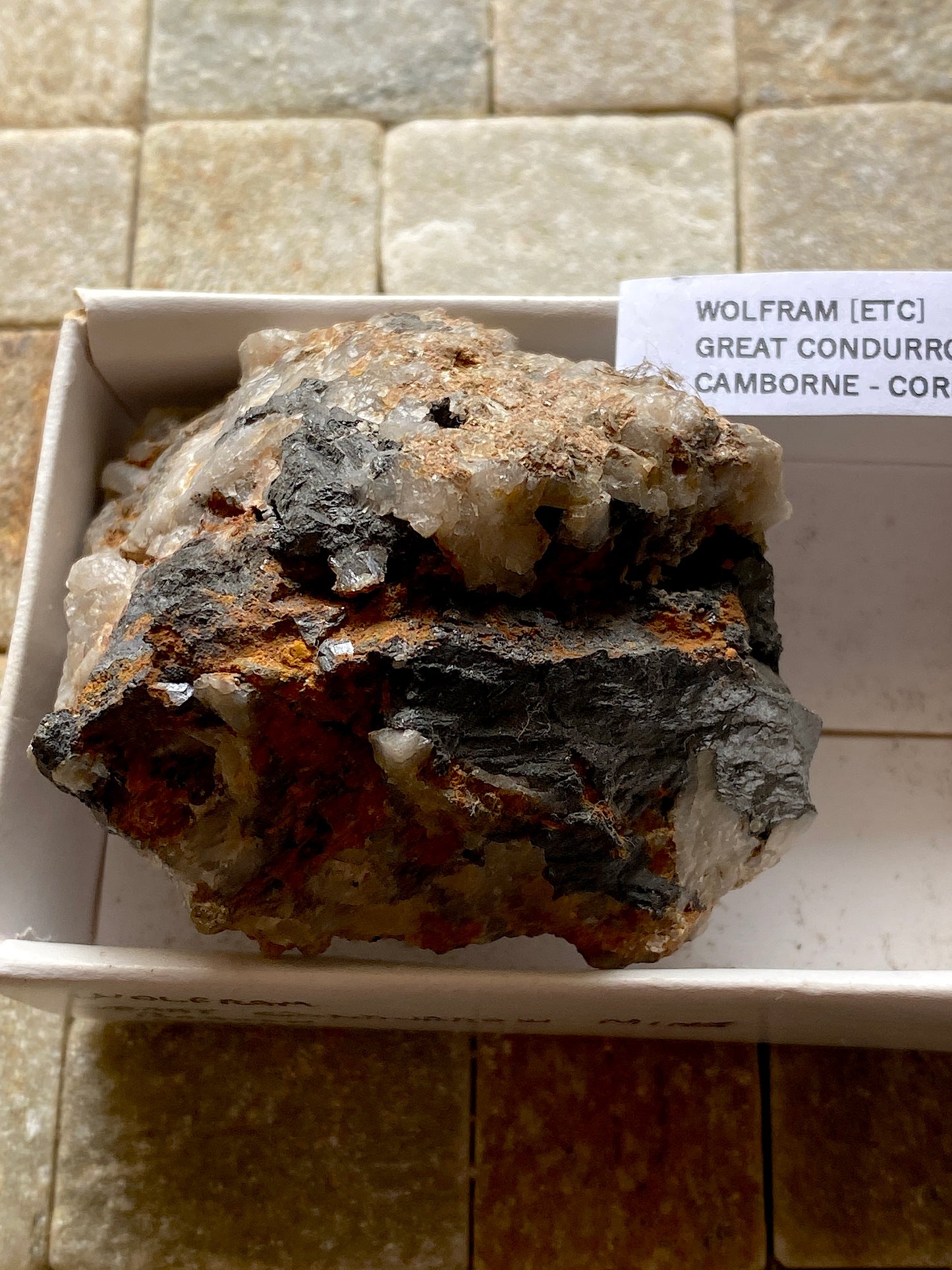 WOLFRAM : GREAT CONDURROW MINE, BEACON, CAMBORNE, CORNWALL 152g MF5042