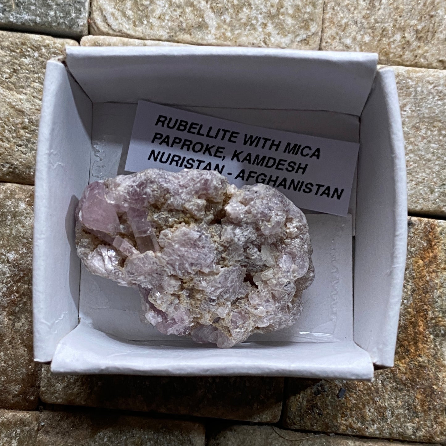 RUBELLITE/MICA ETC - PAPROKE, NURISTAN, AFGHANISTAN 12g MF4476