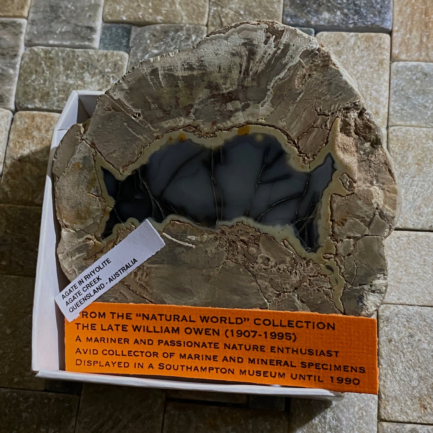 AGATE IN RHYOLITE FROM AGATE CREEK, AUSTRALIA 276g MF6321