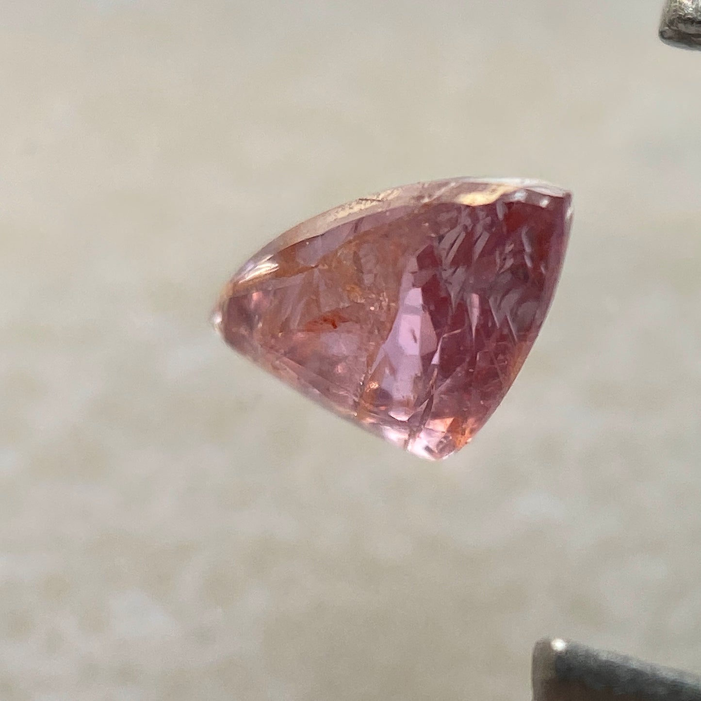 SPINEL NATURAL GEMSTONE : LUC YEN DISTRICT, YEN BAC PROVINCE, VIETNAM 0.53Ct. MFG4981