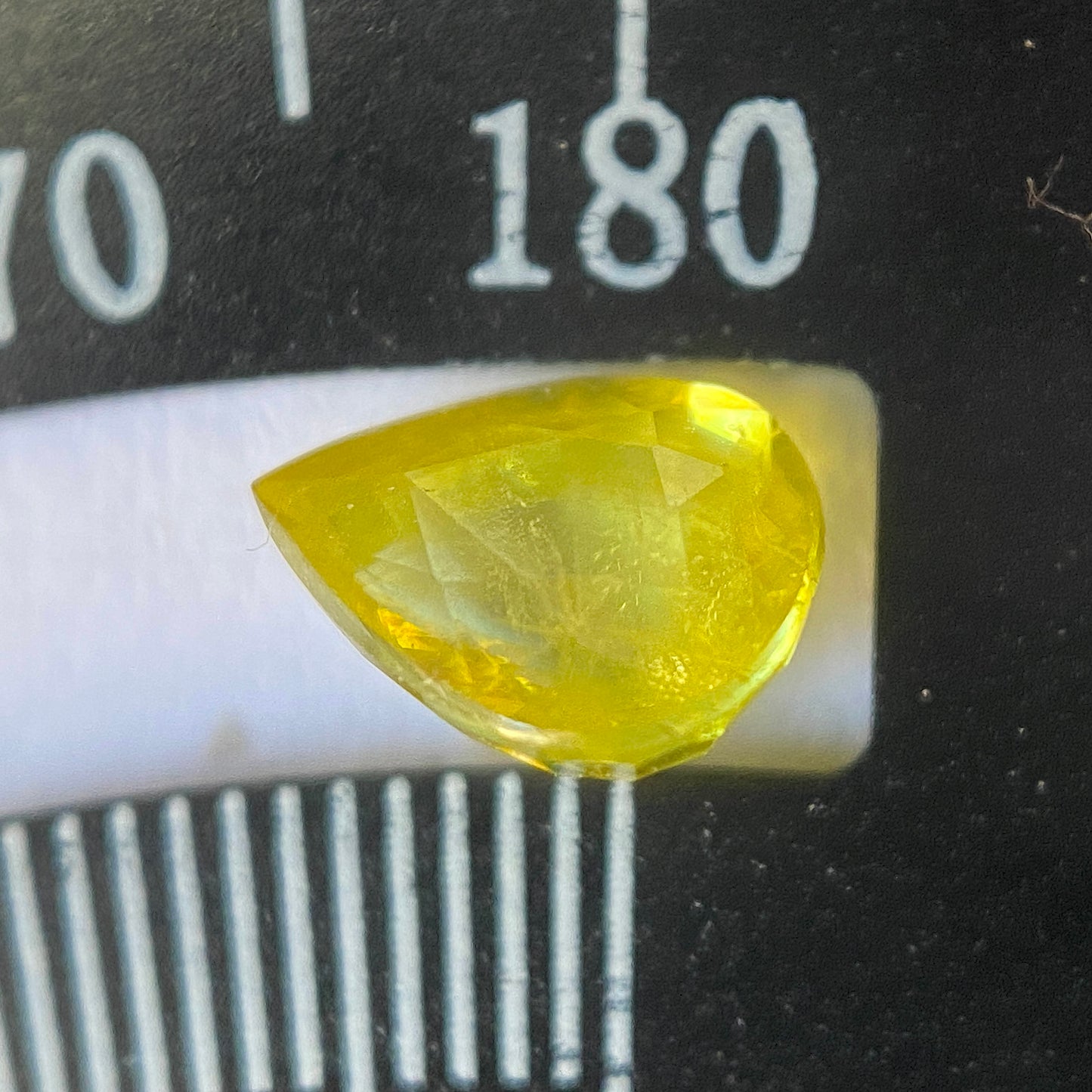 SPHENE (TITANITE) NATURAL GEMSTONE : IMILCHI, MOROCCO 0.72Ct MFG4983