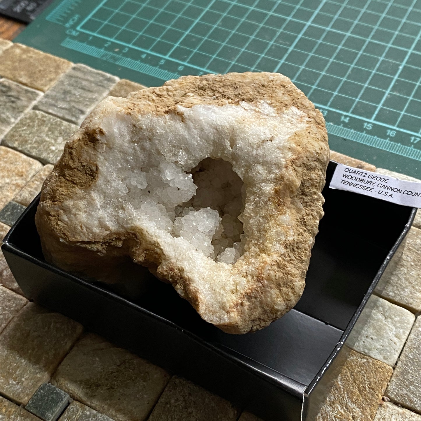 QUARTZ GEODE - WOODBURY FORMATION, CANON COUNTY, TENNESSEE, U.S.A. 348g MF6525