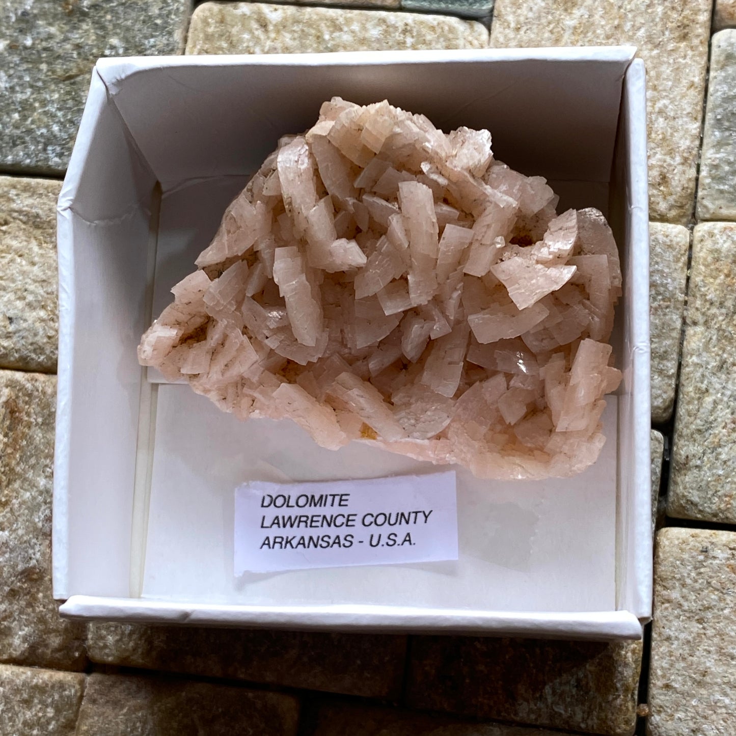 DOLOMITE - LAWRENCE COUNTY, ARKANSAS, U.S.A. 42g. MF6556