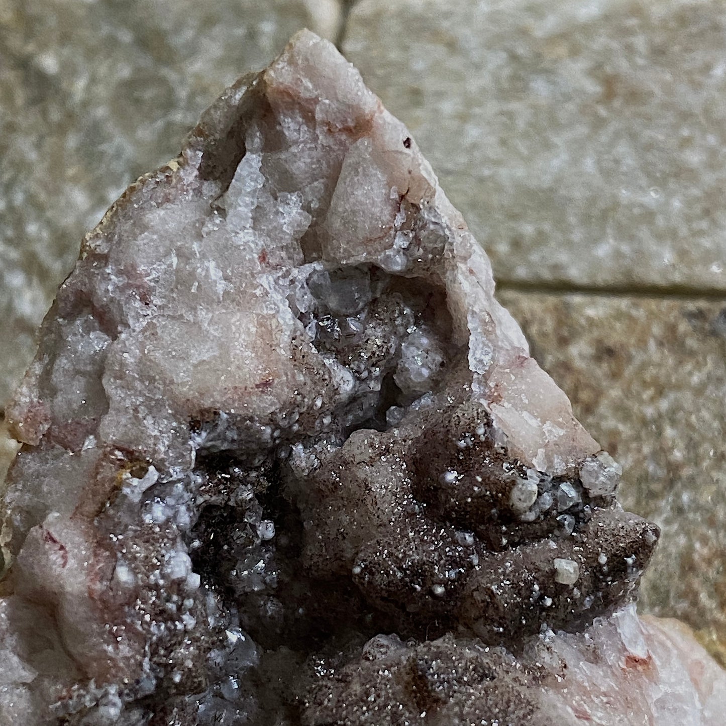 CALCITE/QUARTZ/GOETHITE ETC FROM DULCOTE QUARRY, ENGLAND 72g MF1427