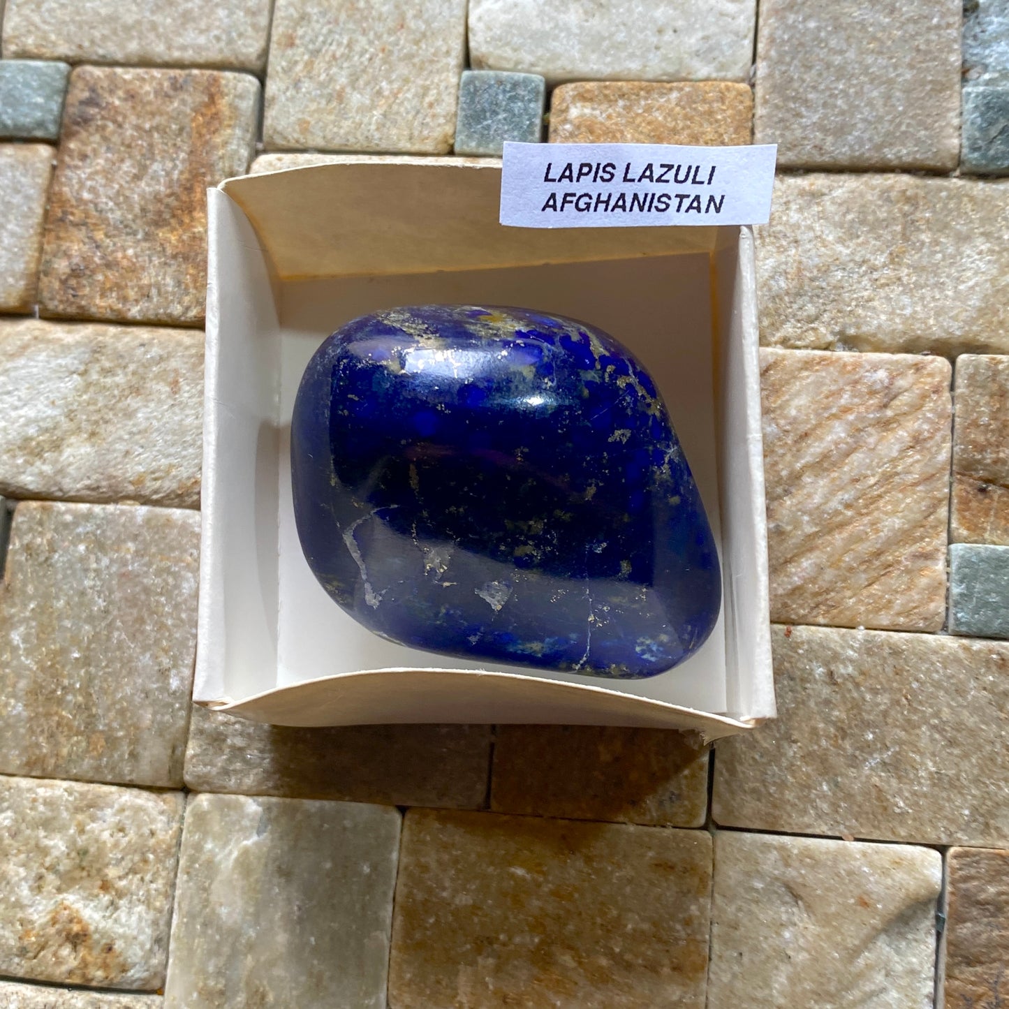 LAPIS LAZULI: LADJUAR MEDAM, BADAKHSHAN, AFGHANISTAN. 72g MF5094