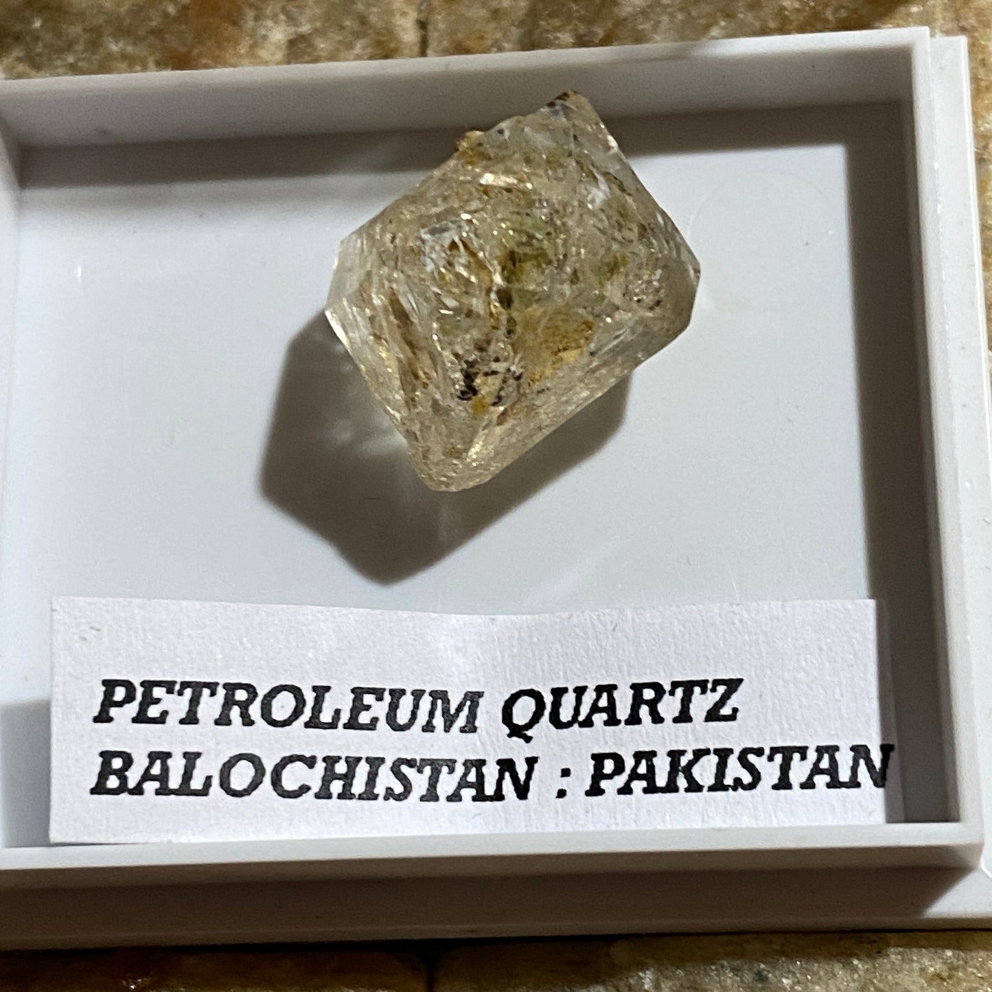 PETROLEUM QUARTZ - BALOCHISTAN, PAKISTAN 2g MF4506A