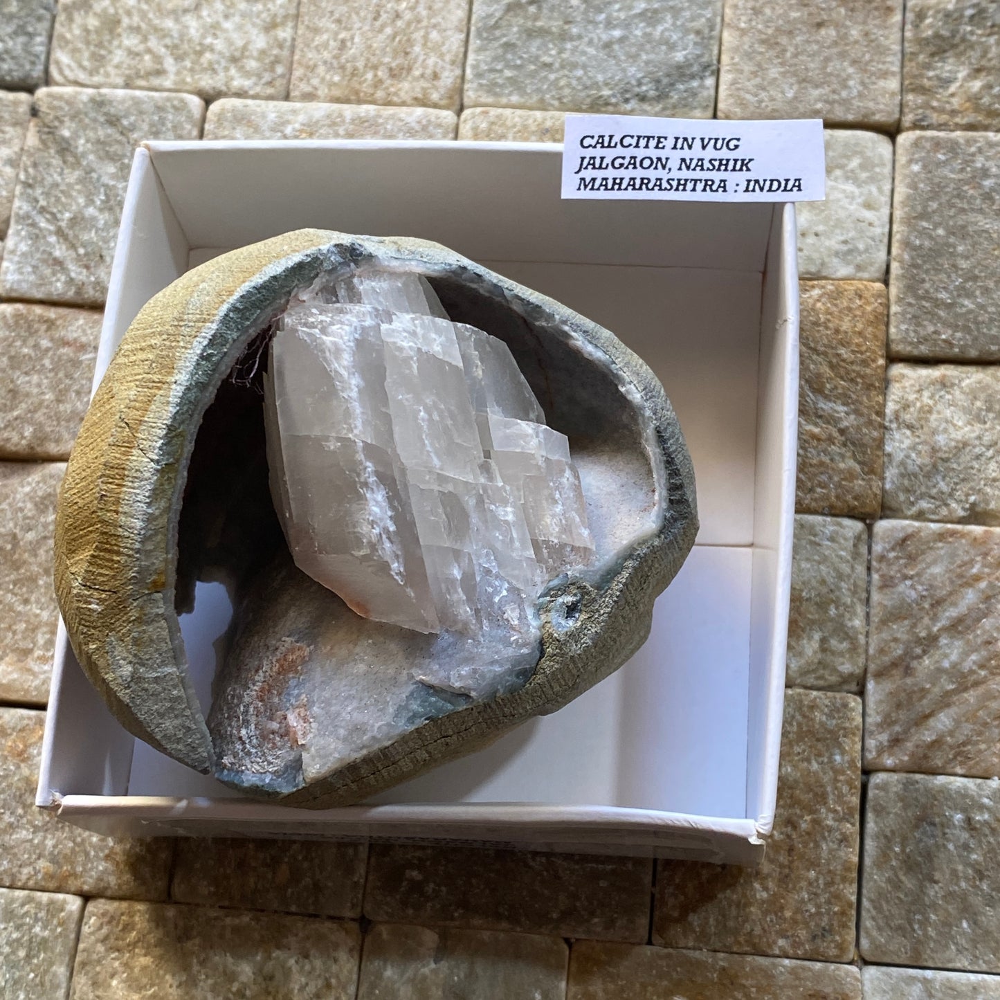 CALCITE IN VUG UNUSUAL SPECIMEN FROM JALGAON, MAHARASHTRA, INDIA 193g MF4511