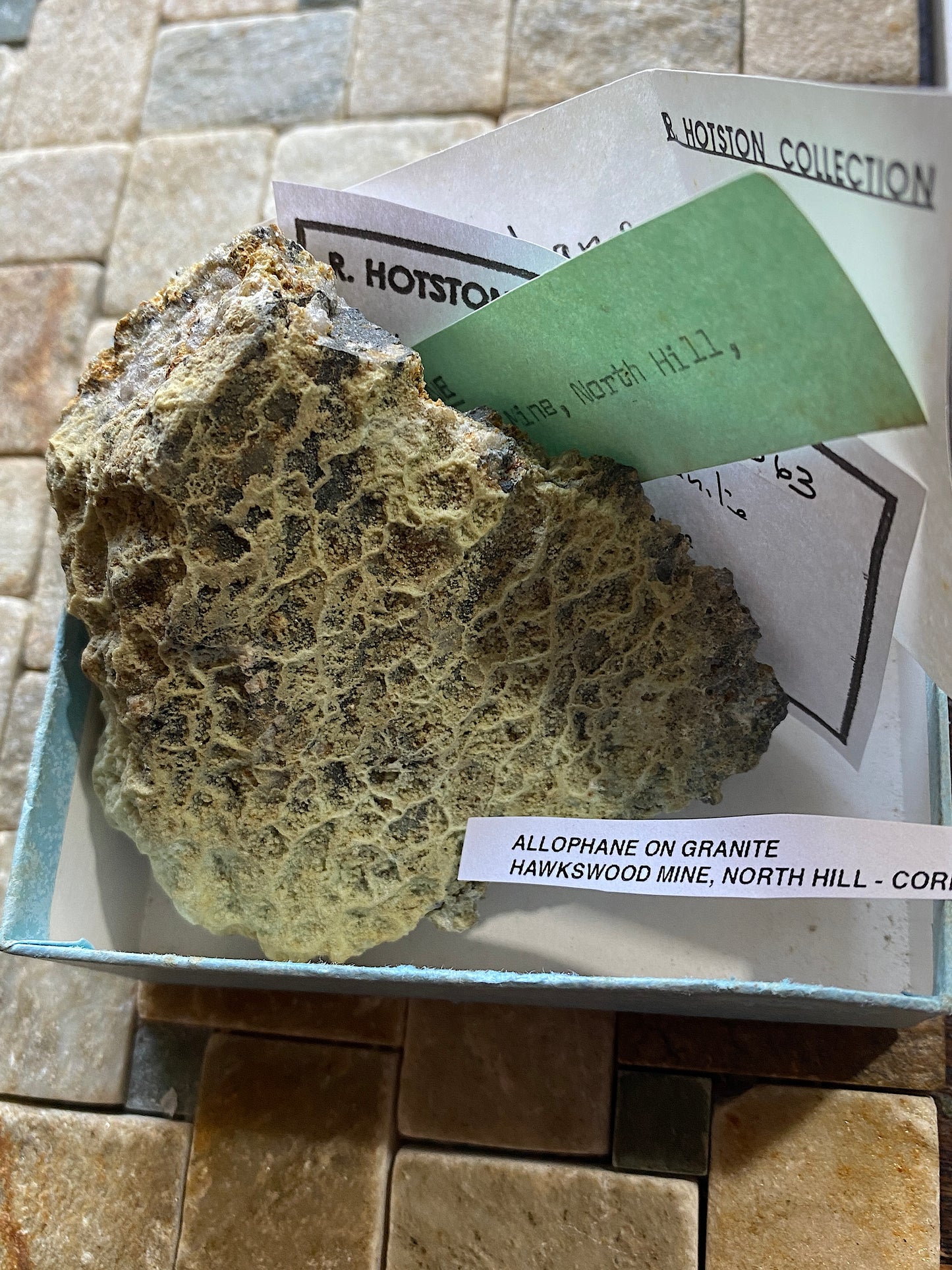 ALLOPHANE : HAWKSWOOD MINE, NORTH HILL, CORNWALL 175g MF5173