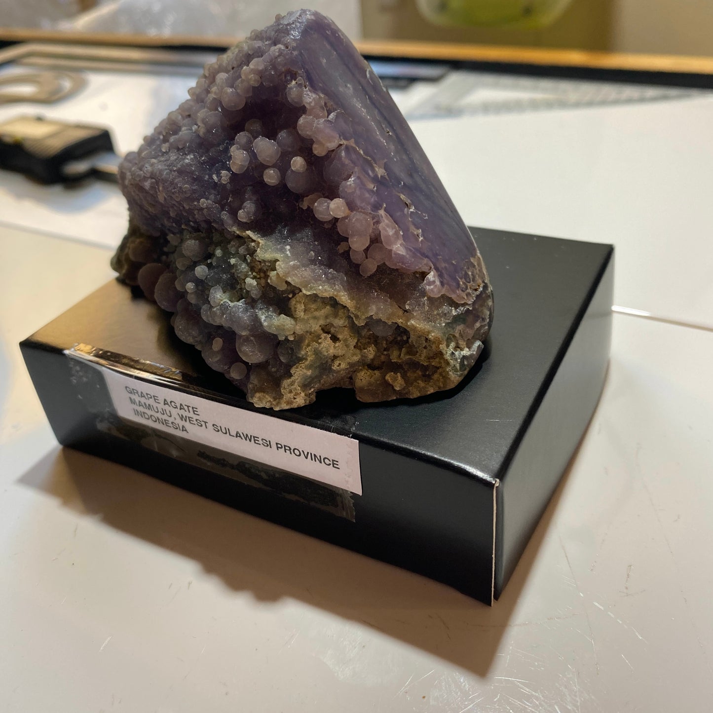 "GRAPE" AGATE : MAMAJU, WEST SULAWESI PROVINCE, INDONESIA 341g MF4531