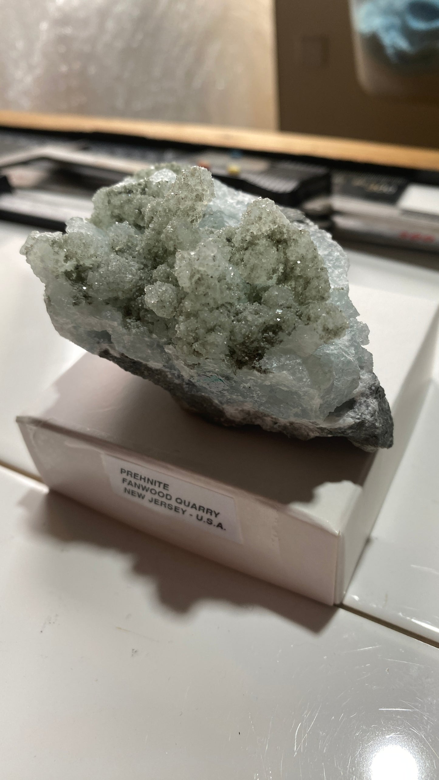 PREHNITE : FANWOOD QUARRY, WACHUNG, SOMERSET COUNTY, NEW JERSEY, U.S.A. 217g MF5191