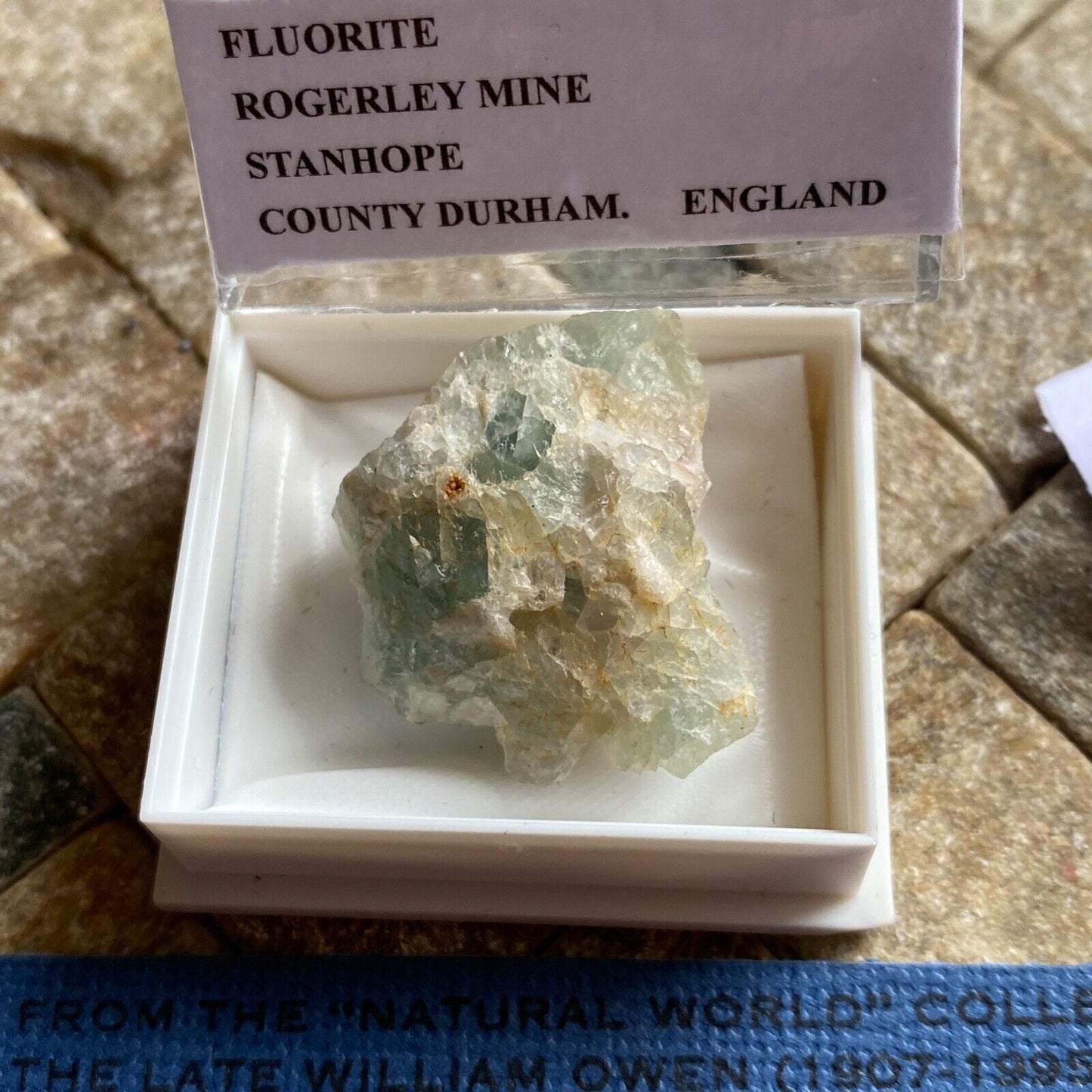 FLUORITA DE LA MINA ROGERLEY, CONDADO DE DURHAM 9g MF1153