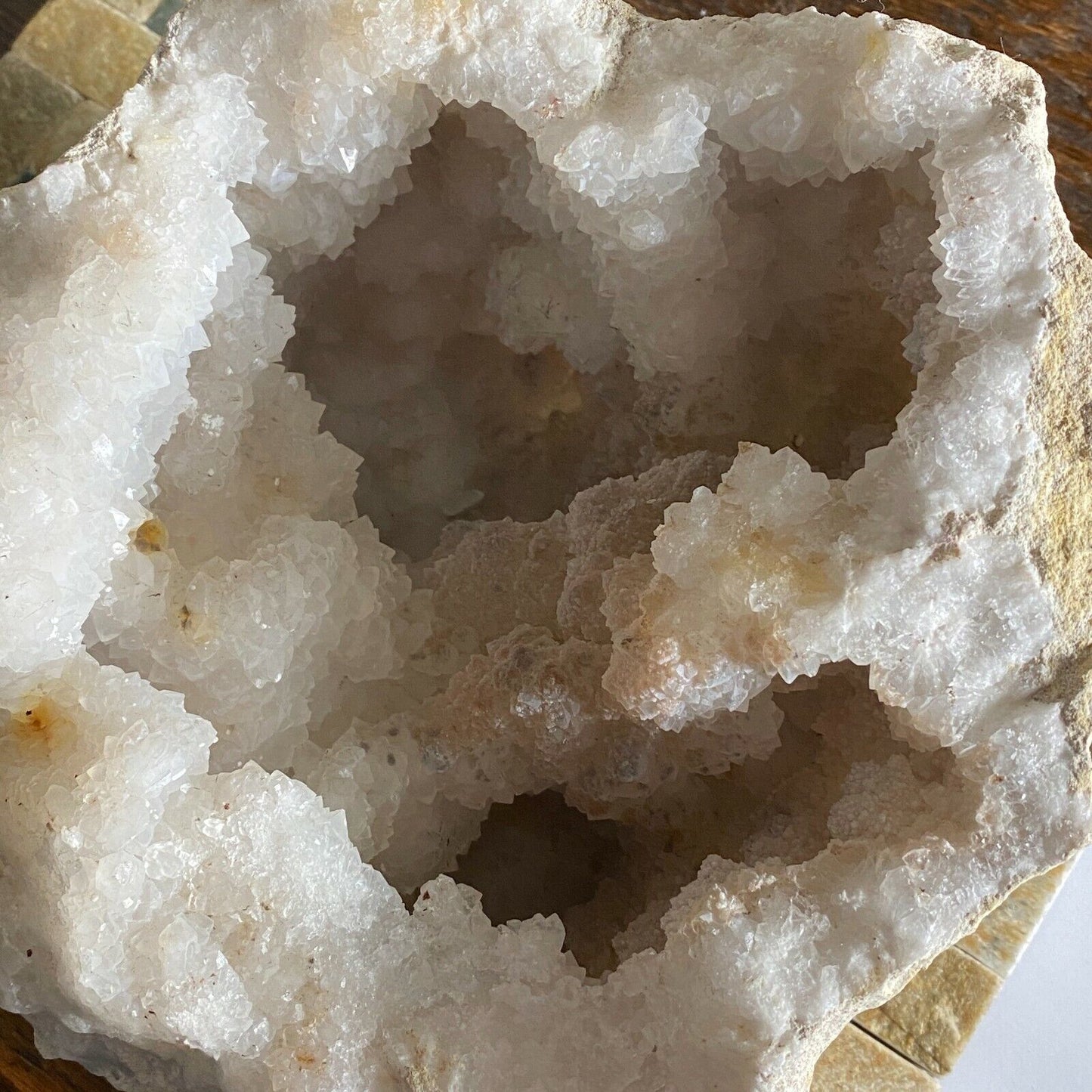 QUARTZ GEODE LOVELY SPECIMEN FROM ARKANSAS USA SUBSTANTIAL 3370g MF3629