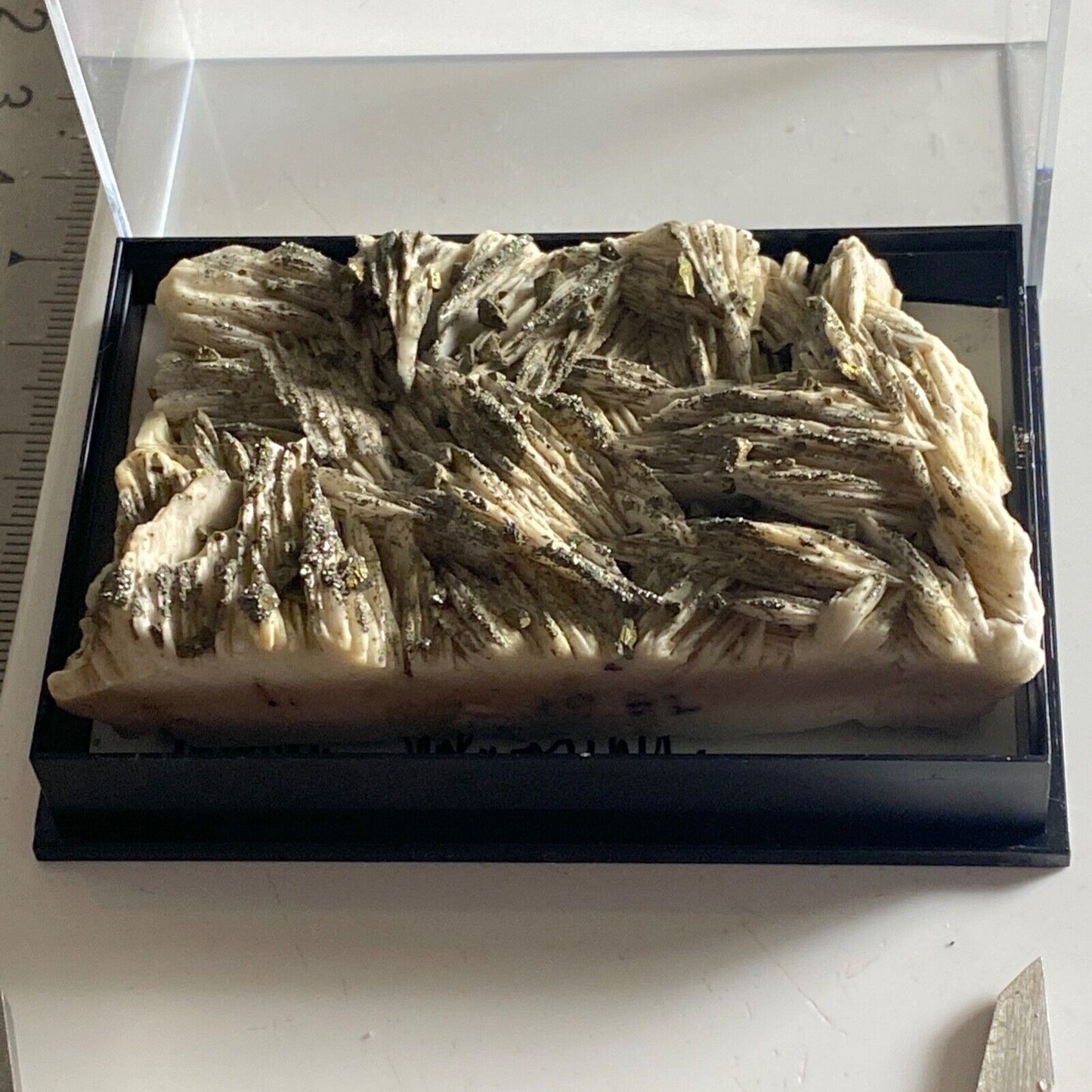 BARYTINE AVEC PYRITE DE LA MINE CLARA, ALLEMAGNE 132g MF612