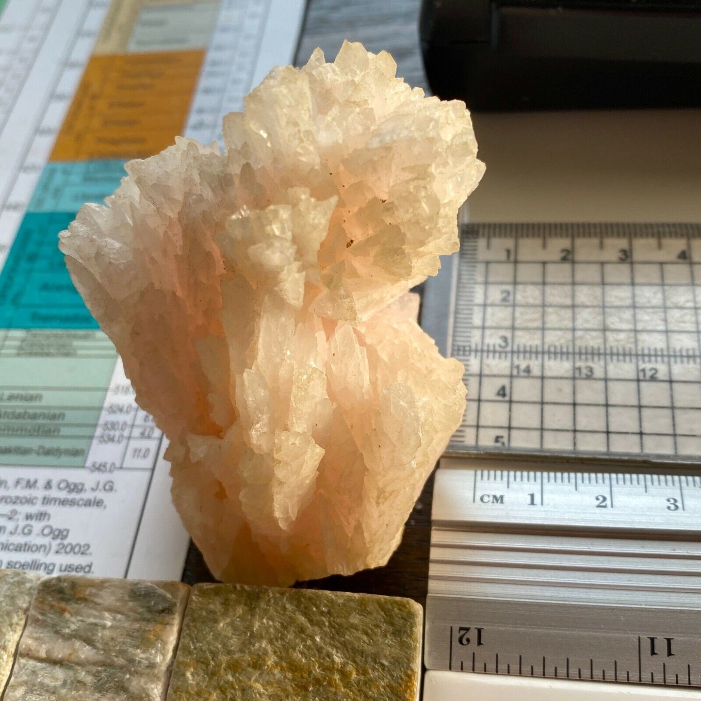 CALCITE EXCEPTIONNEL SPECIMEN DU MENDIPS SOMERSET 203g MF240