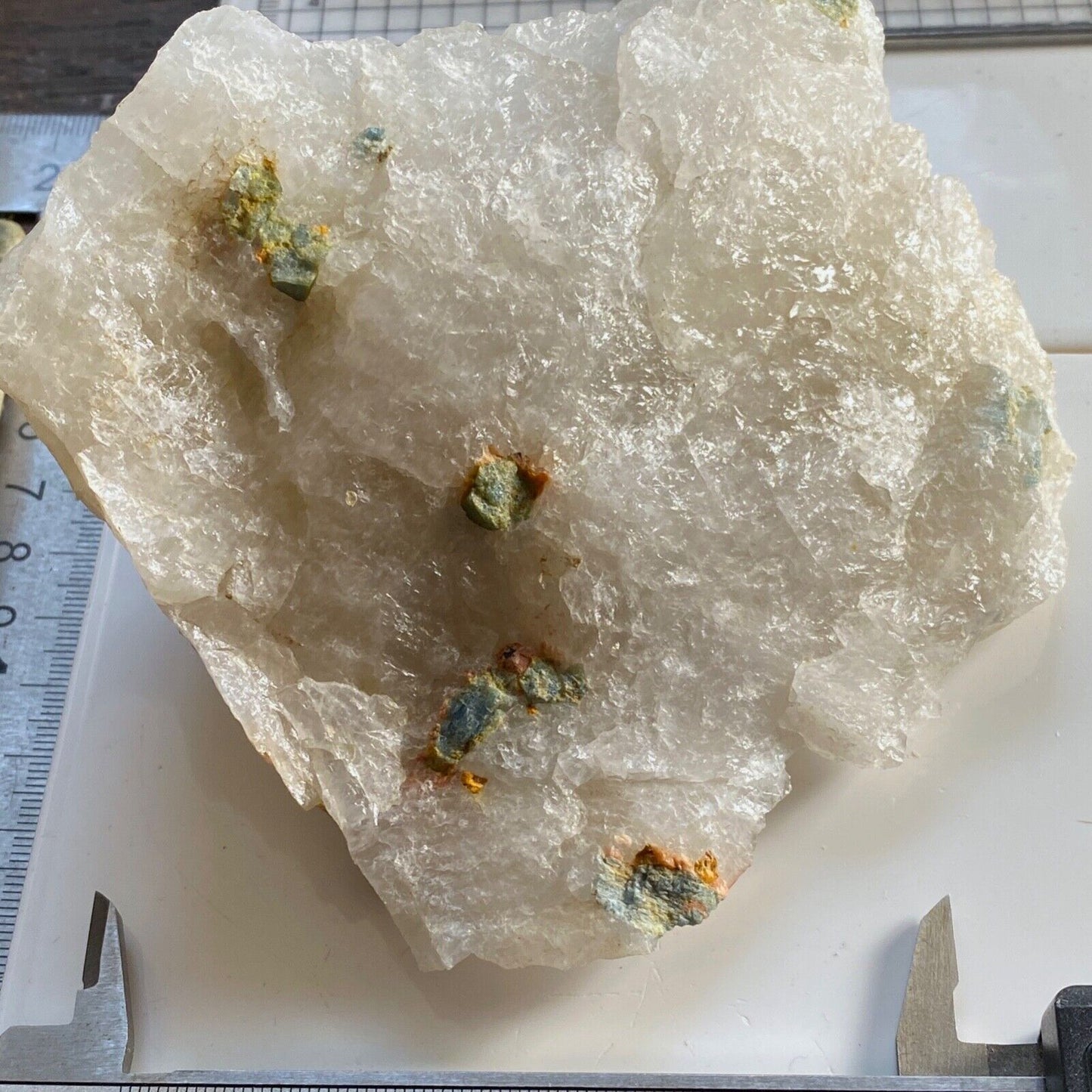 SAPHIR CORINDON EN QUARTZ D'AFRIQUE DU SUD 556g MF774