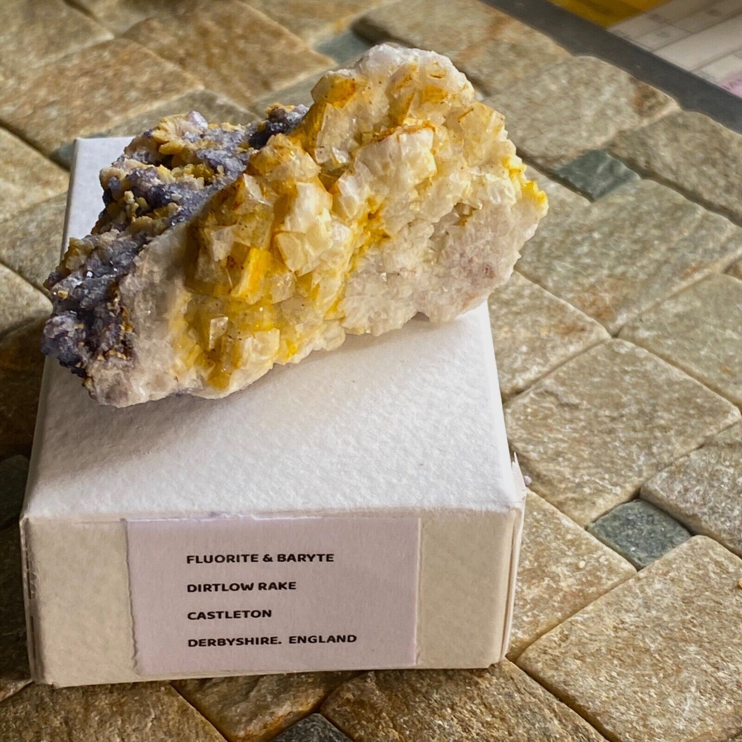 FLUORITE WITH BARYTE FROM DIRTLOW RAKE, DERBYSHIRE. 62g MF1110