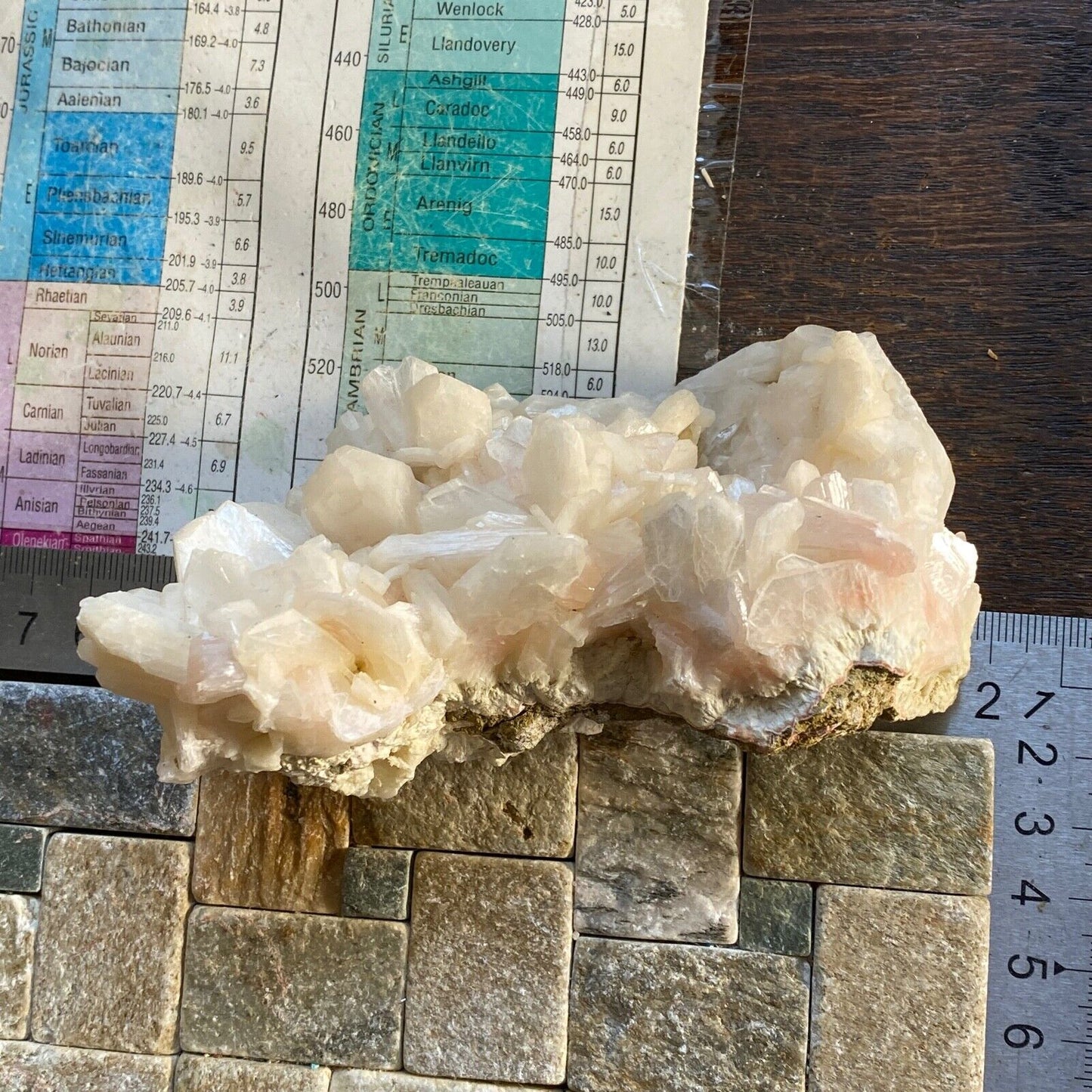 STILBITE MAGNIFIQUE SPÉCIMEN DU MAHARASHTRA, INDE 272 g MF