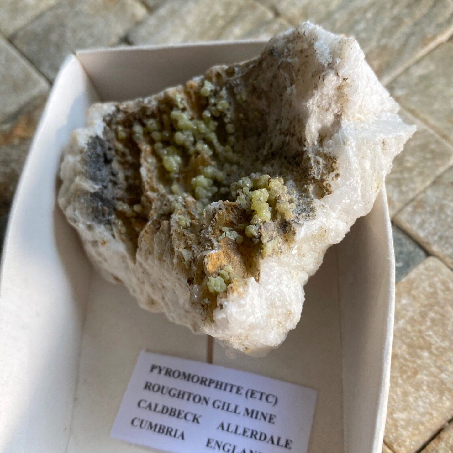 PYROMORPHITE ON SOLID QUARTZ FROM ROUGHTON GILL MINE. 66g MF1146