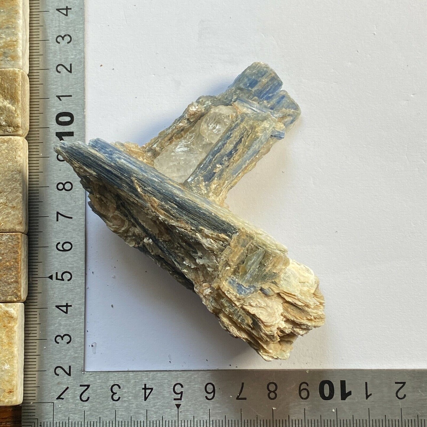 KIANITA/MOSCOVITA/CUARZO DE BRASIL 164g MF3712