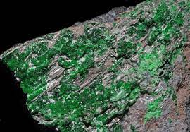 UVAROVITE