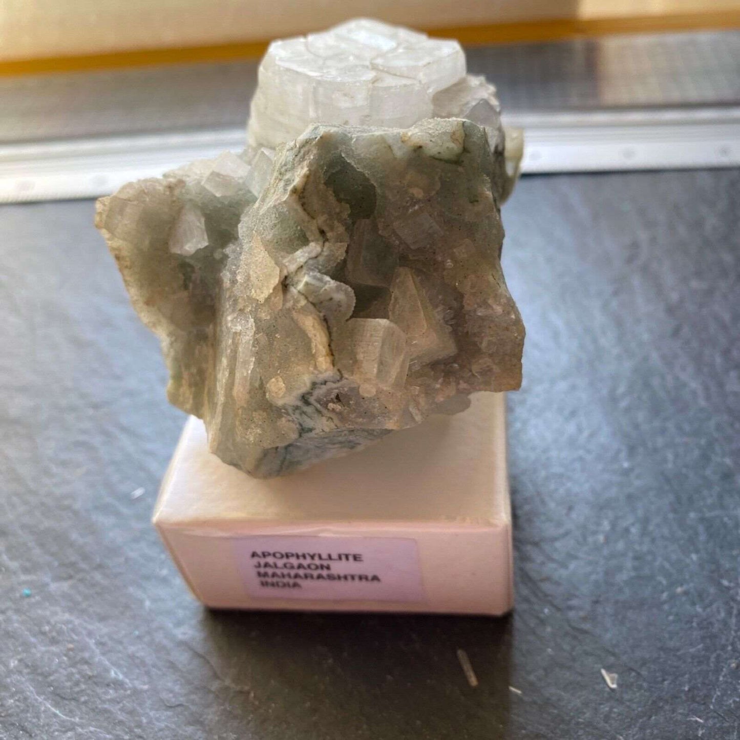 APOPHYLLITE UNUSUAL AND ATTRACTIVE SPECIMEN 185g MF1182