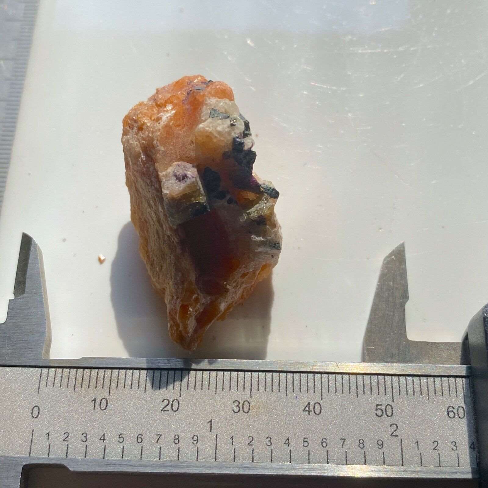 APATITE ON PINK CALCITE FROM OTTER LAKE ONTARIO 24g MF1209