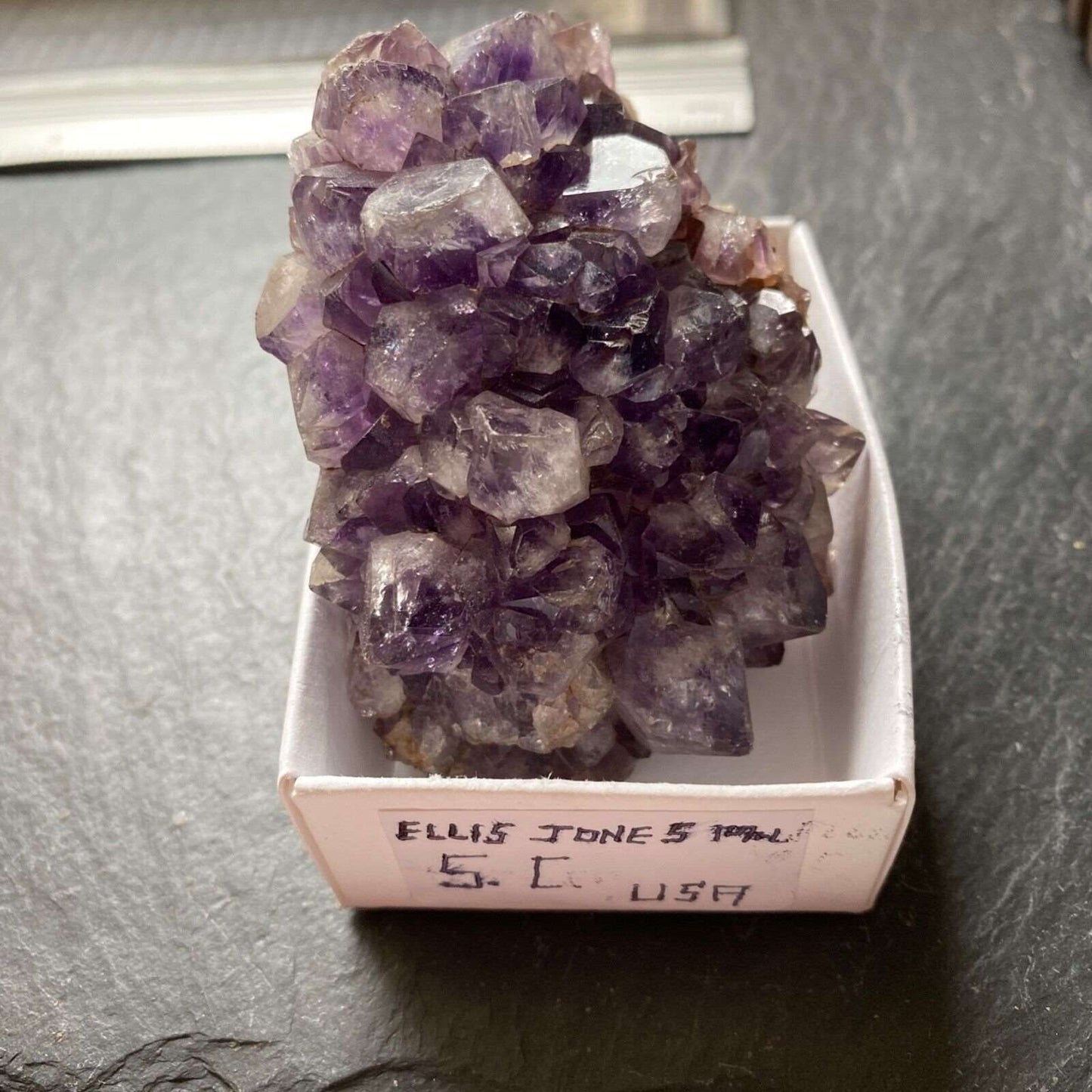 AMETHYST QUARTZ FROM ELLIS-JONES MINE, U.S.A. 206g MF1169