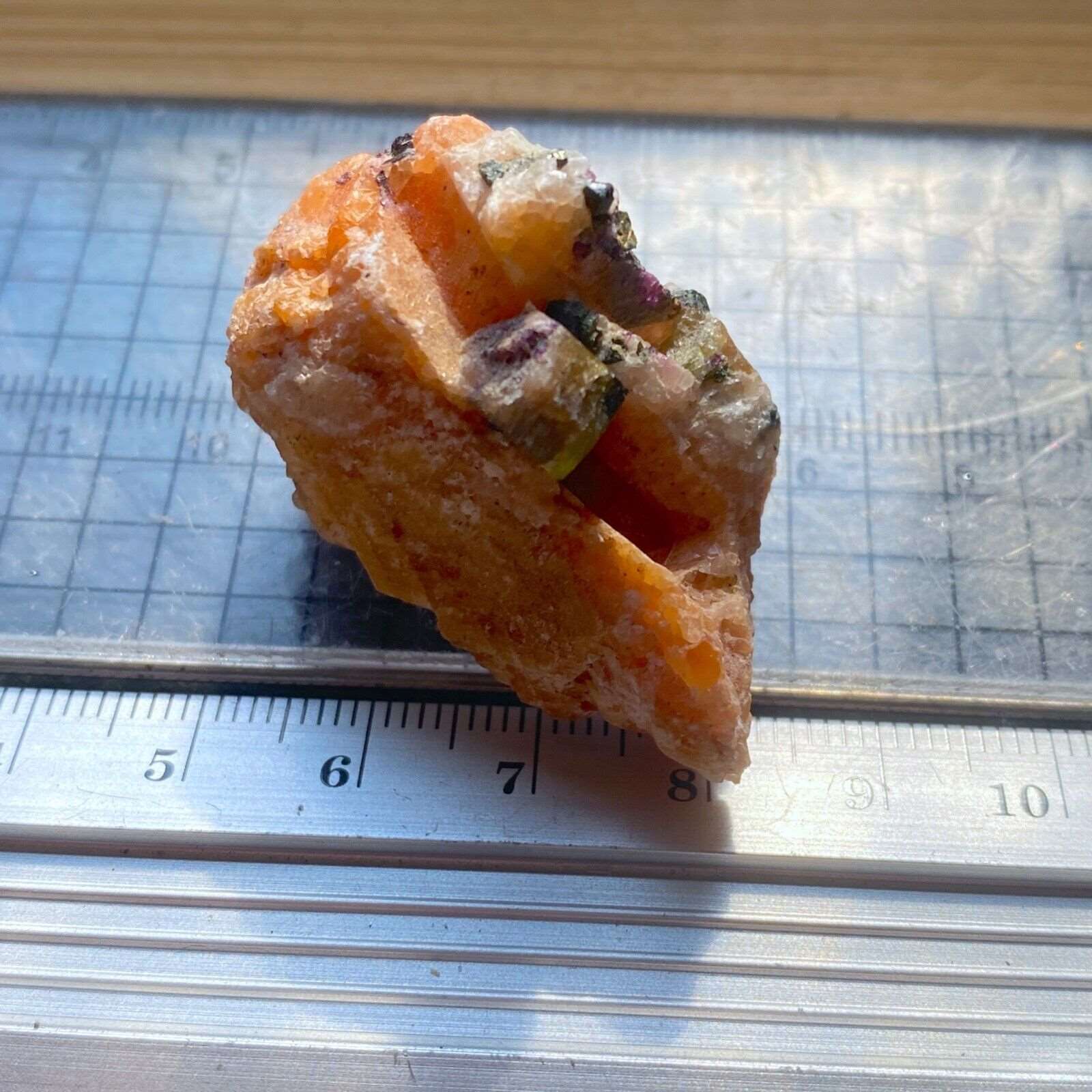 APATITE ON PINK CALCITE FROM OTTER LAKE ONTARIO 24g MF1209