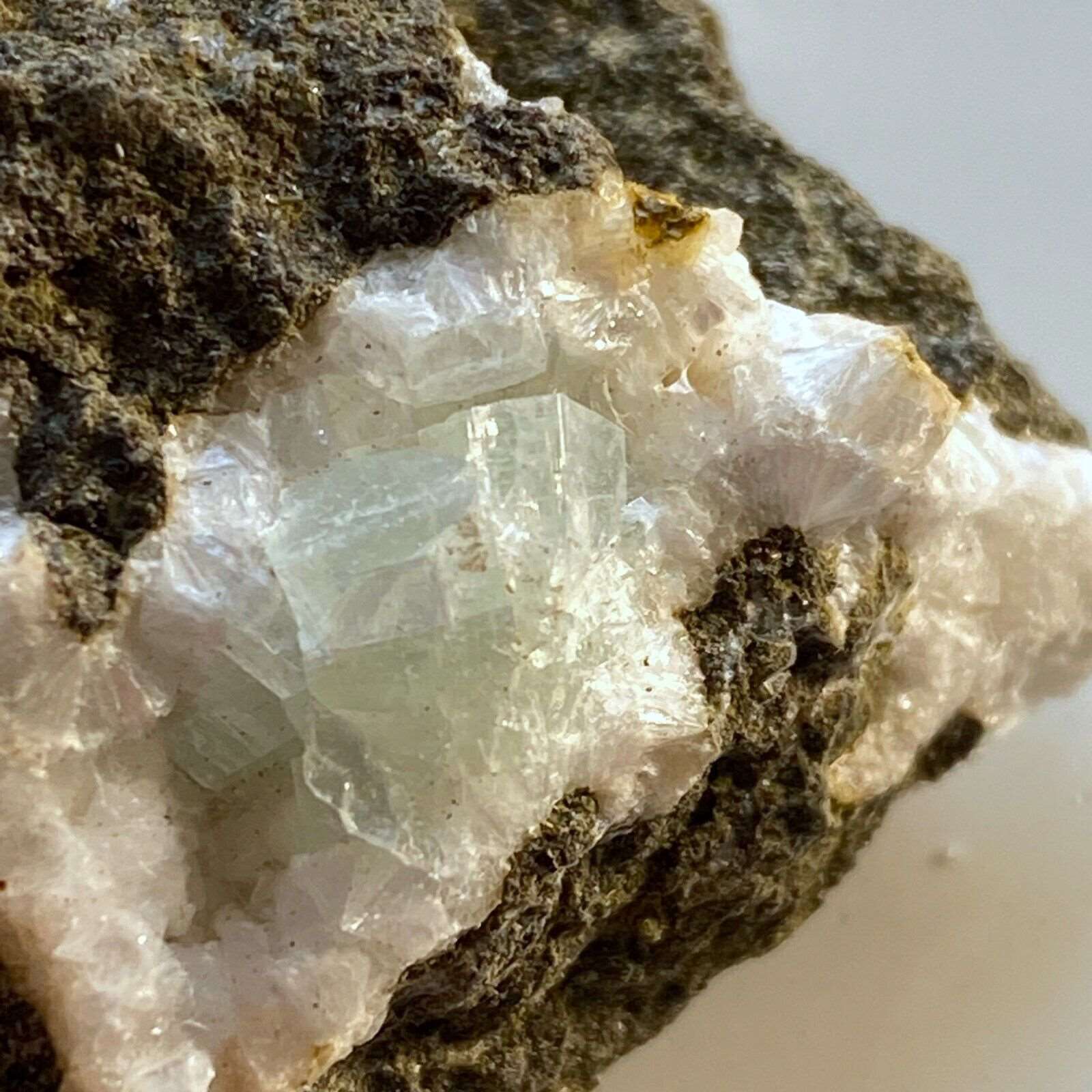 APOTHYLITE & THOMSONITE ON MATRIX FROM SCOTLAND  MF181