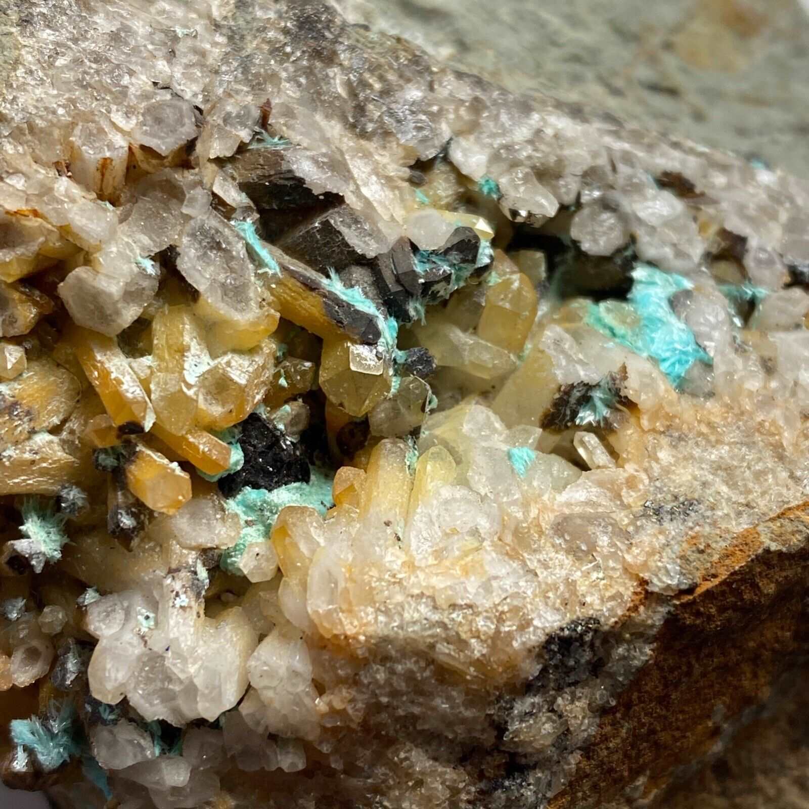 AURICHALCITE/QUARTZ ETC FROM OJUELA MINE, MEXICO. 406g MF798