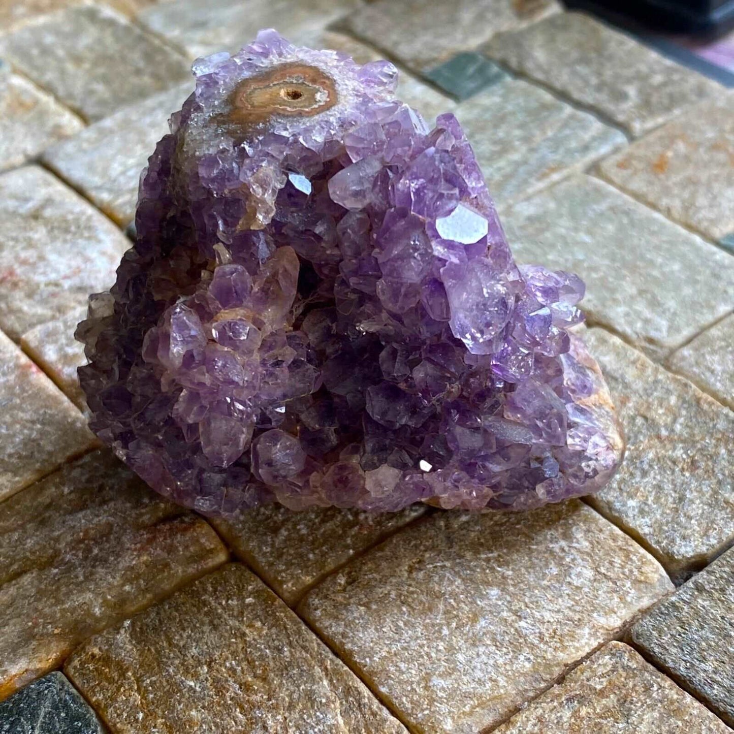 AMETHYST/AGATE UNUSUAL PIECE FROM ARTIGAS, URUGUAY 104g MF1066