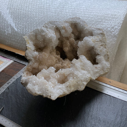 QUARTZ GEODE FROM BU CRAA, MOROCCO BEAUTIFUL SUBSTANTIAL SPECIMEN 3.2kg MF2003