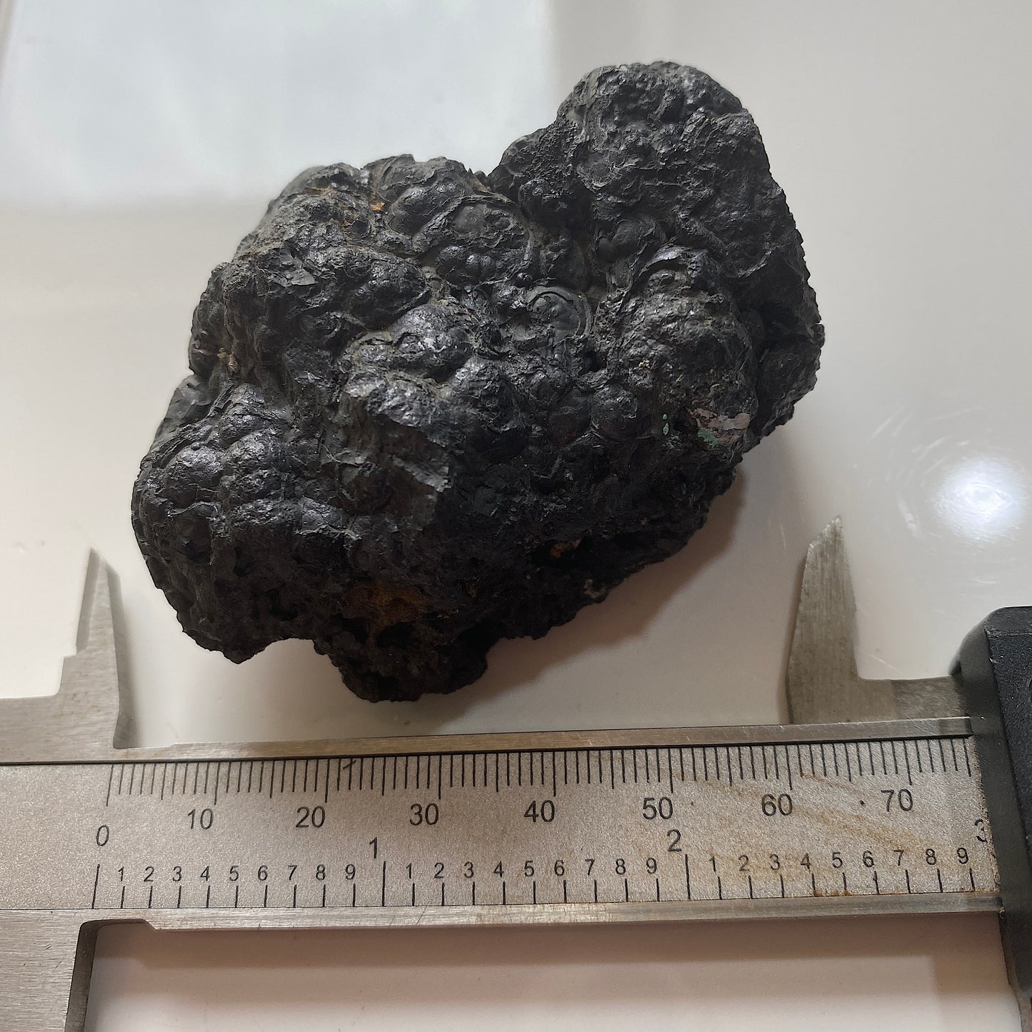 PSILOMELANE : RESTORMEL ROYAL IRON MINE, LOSTWITHIEK, CORNWALL. 142g  MF5194