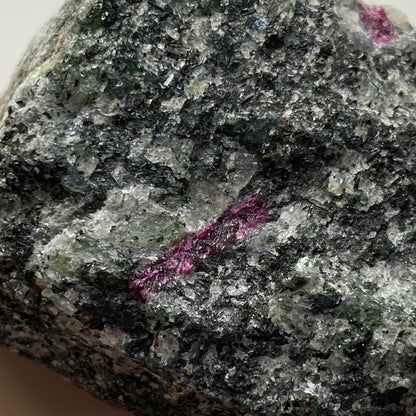 RUBY CORUNDUM [ETC] IN CHARNOCKITIC "GRANITE" : KARNATAKA, INDIA 86g MF4554