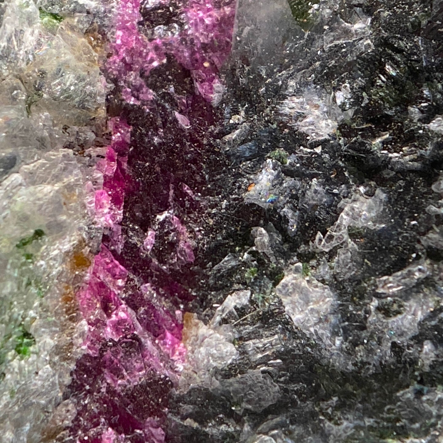 RUBY CORUNDUM [ETC] IN CHARNOCKITIC "GRANITE" : KARNATAKA, INDIA 86g MF4554