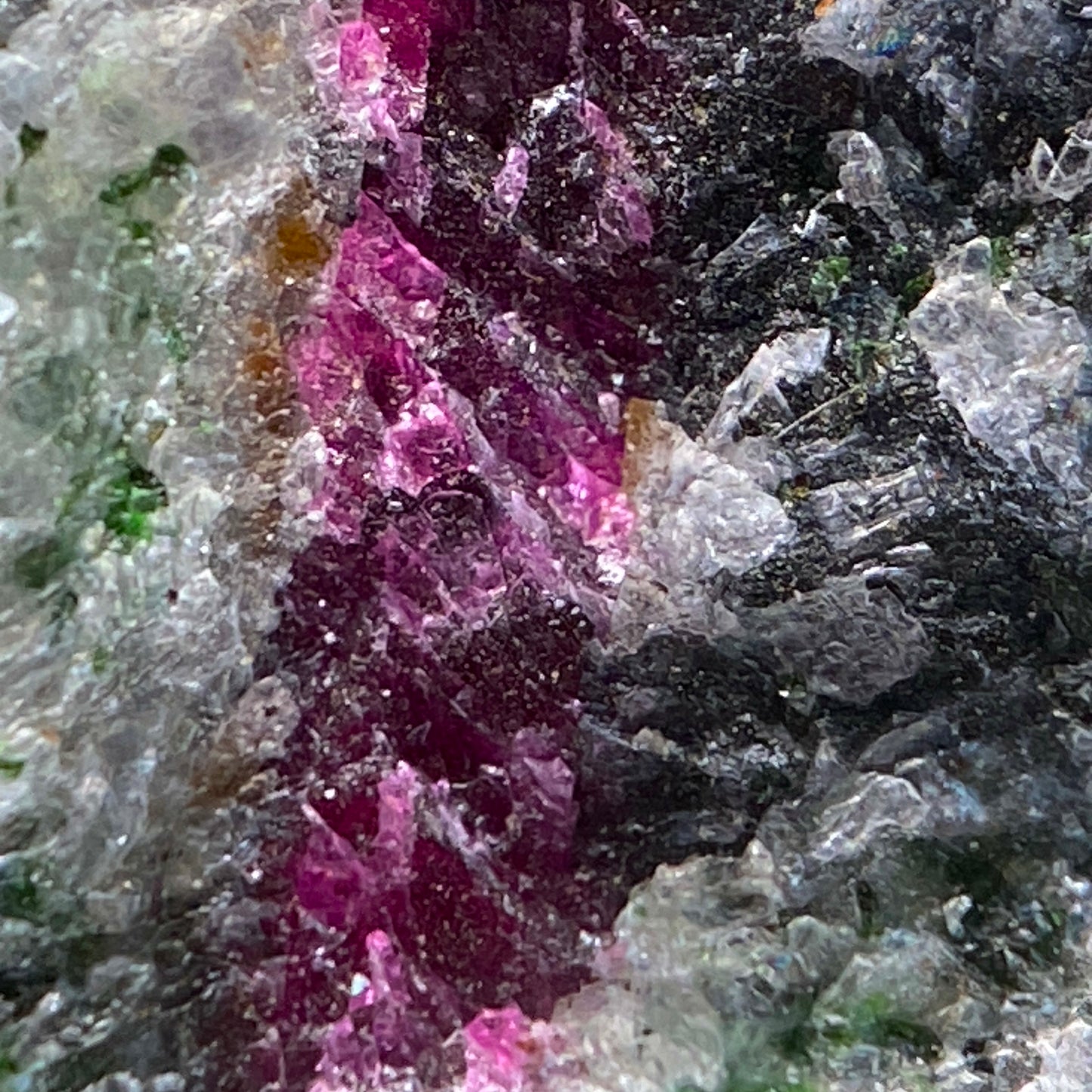 RUBY CORUNDUM [ETC] IN CHARNOCKITIC "GRANITE" : KARNATAKA, INDIA 86g MF4554