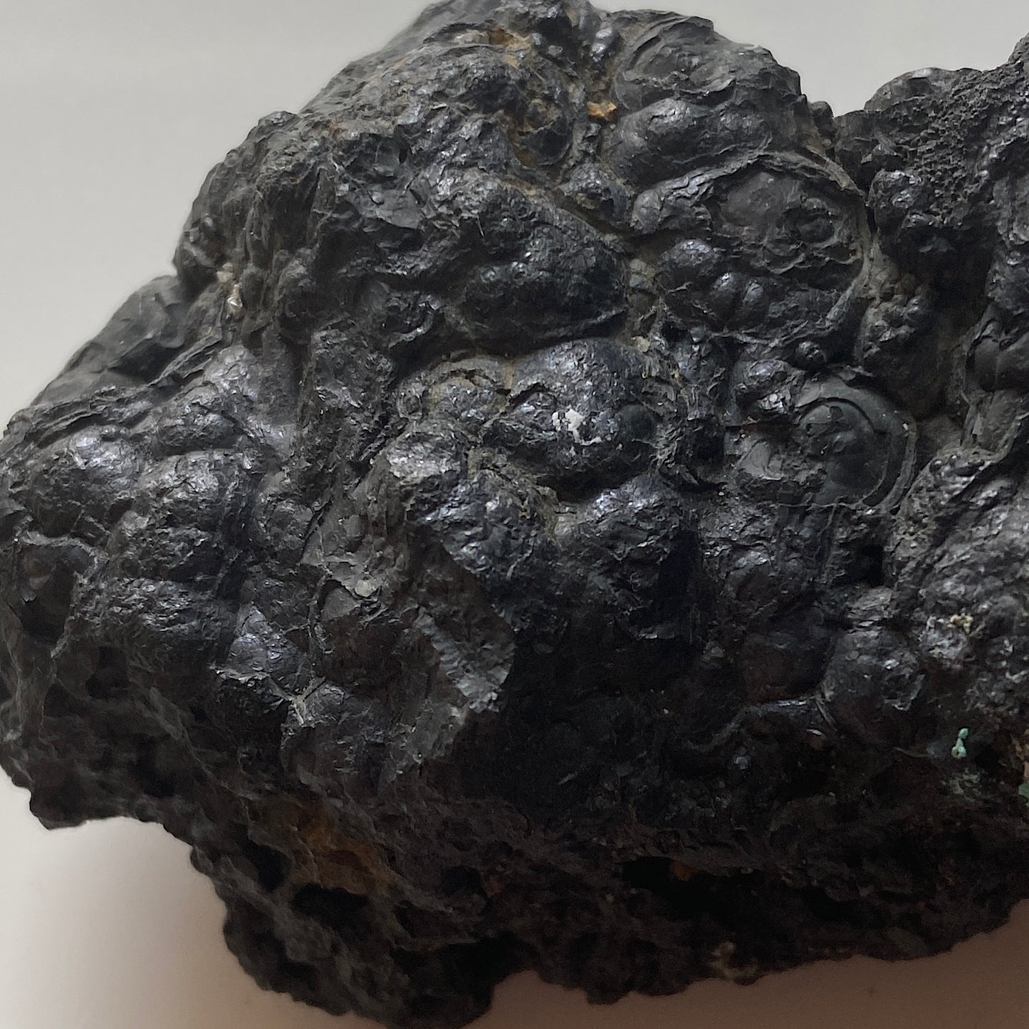 PSILOMELANE : RESTORMEL ROYAL IRON MINE, LOSTWITHIEK, CORNWALL. 142g  MF5194