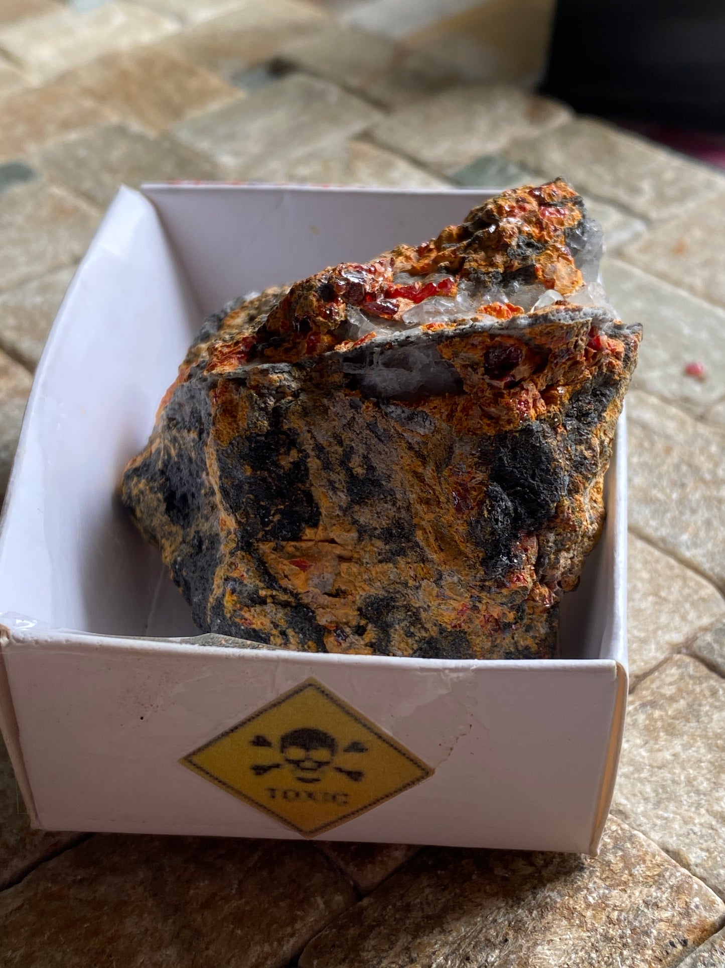 REALGAR/ORPIMENT ETC FROM YELLOWSTONE, WYOMING, U.S.A. 110g MF843
