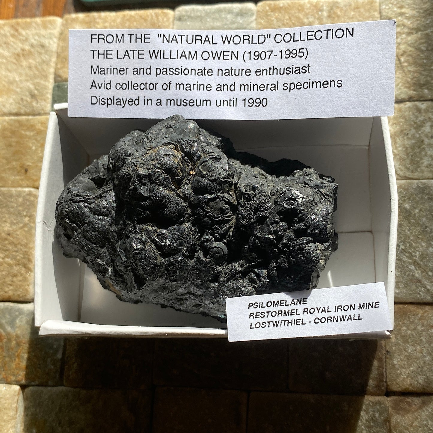 PSILOMELANE : RESTORMEL ROYAL IRON MINE, LOSTWITHIEK, CORNWALL. 142g  MF5194