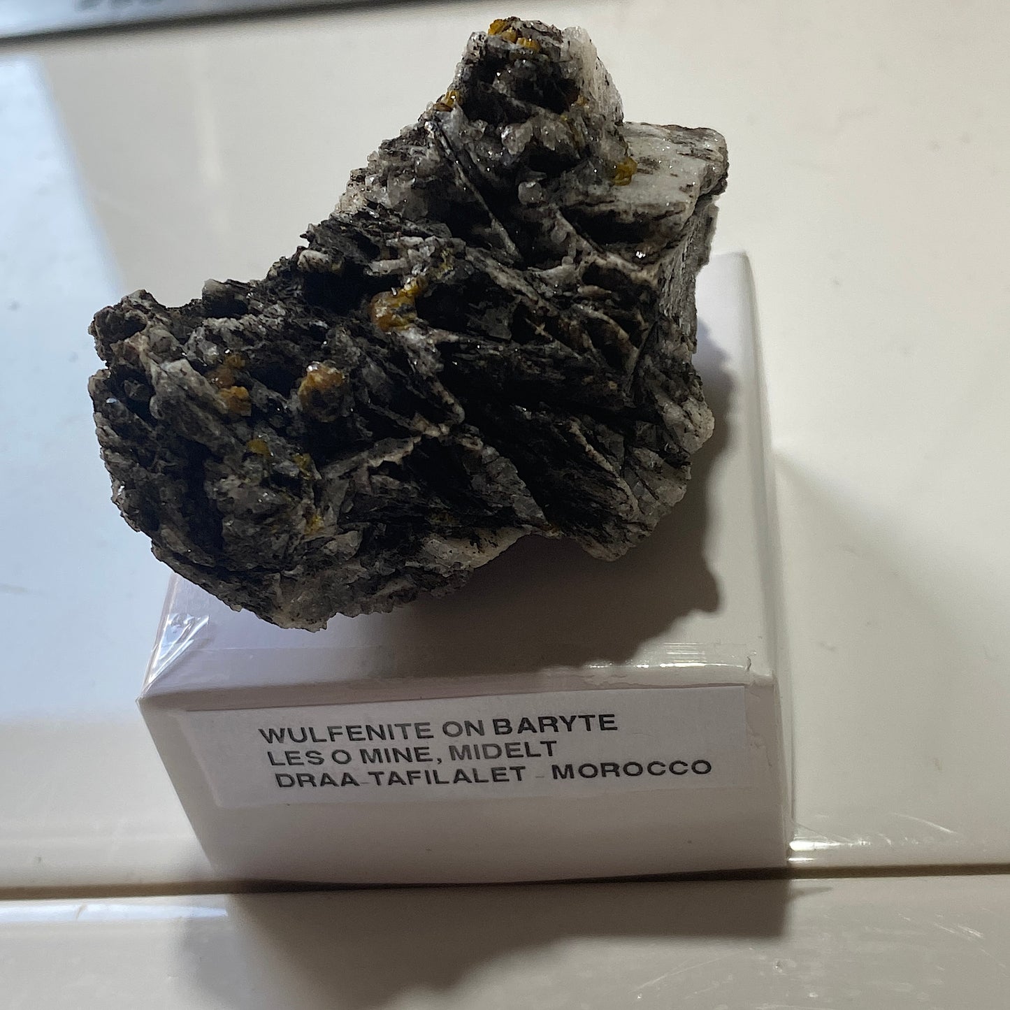 WULFENITE [ETC] ON BARYTE : LES O MINE, DRAA-TAFILALET, MOROCCO. 58g MF5196