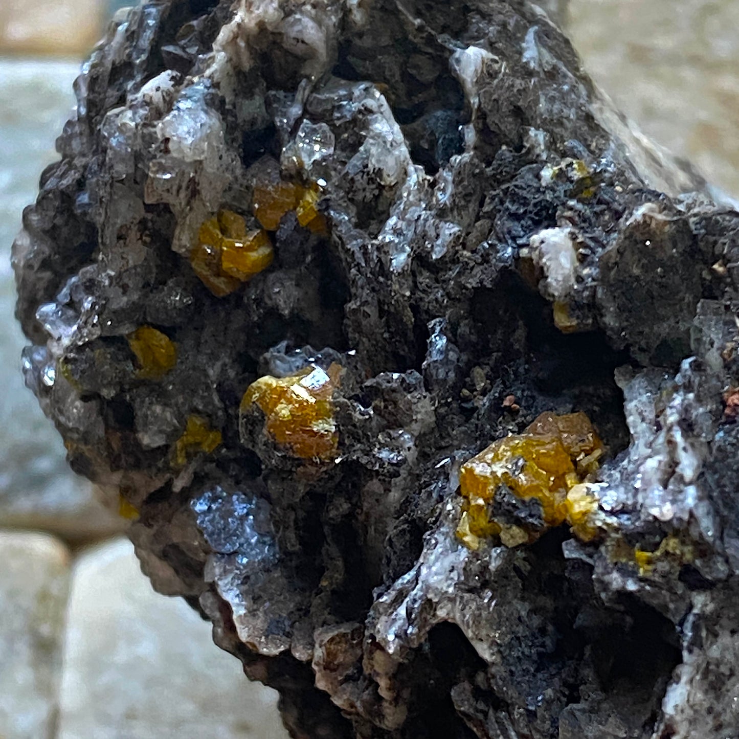 WULFENITE [ETC] ON BARYTE : LES O MINE, DRAA-TAFILALET, MOROCCO. 58g MF5196