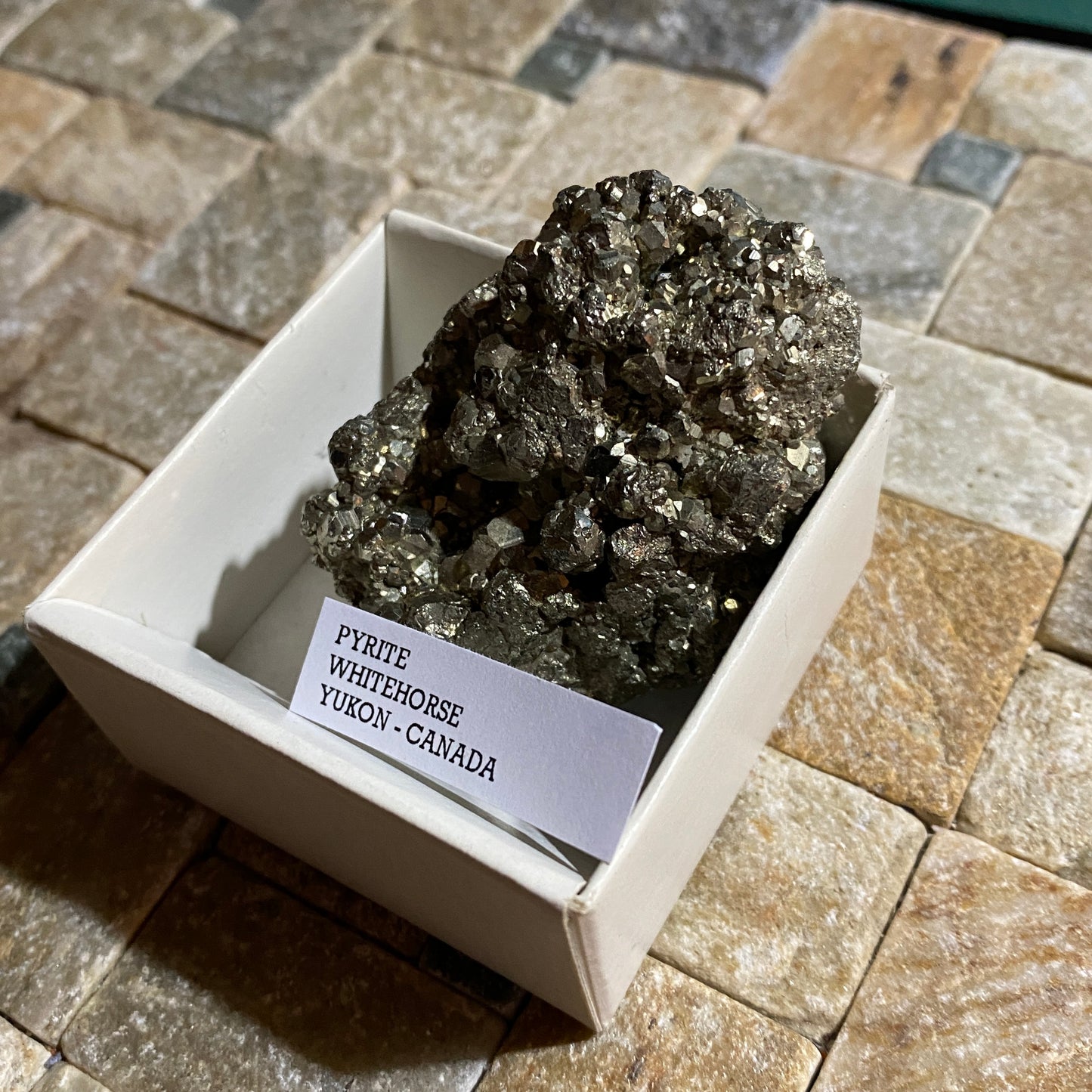 PYRITE : WHITEHORSE DISTRICT, THE YUKON, CANADA 102g MF4555
