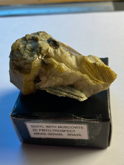 BERYL WITH MUSCOVITE FROM MINAS GERAIS, BRAZIL. 48g MF1354